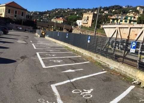 parcheggi moto stazione_1
