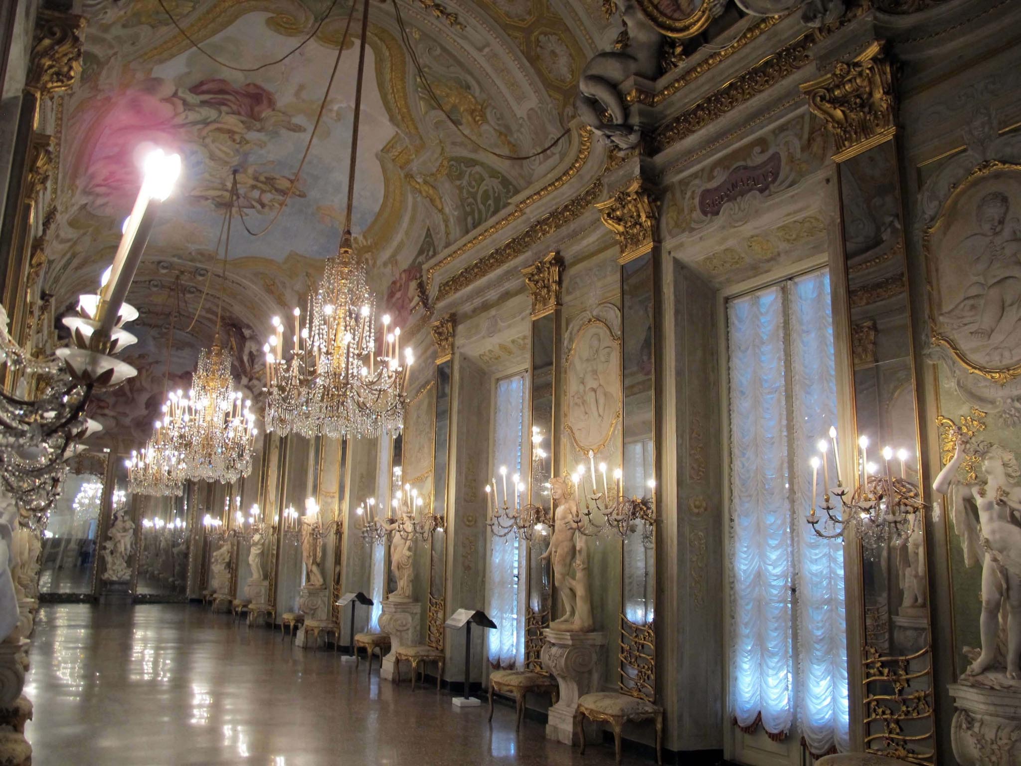Genova, palazzo reale, galleria degli specchi