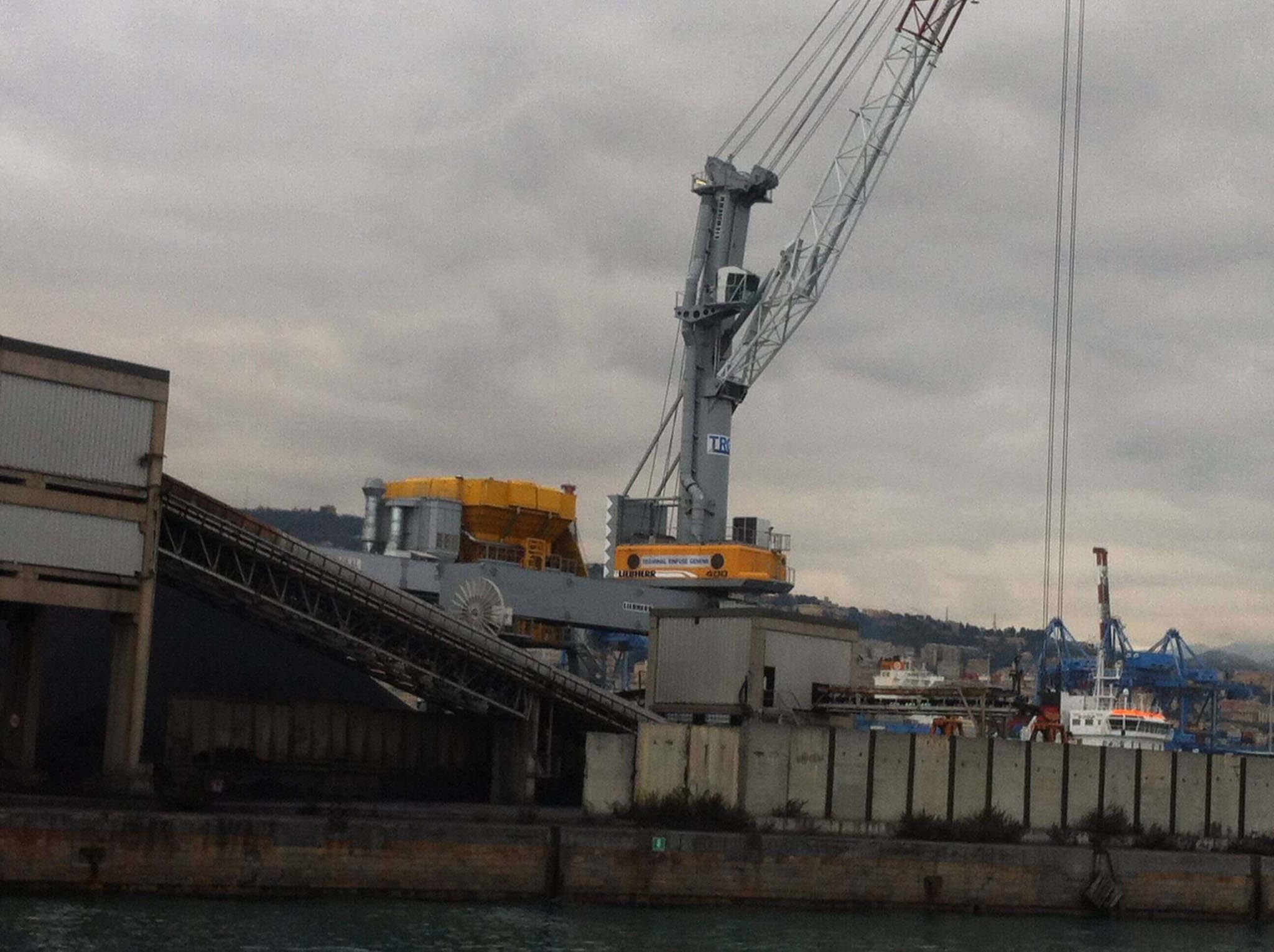 Terminal rinfuse porto di Genova