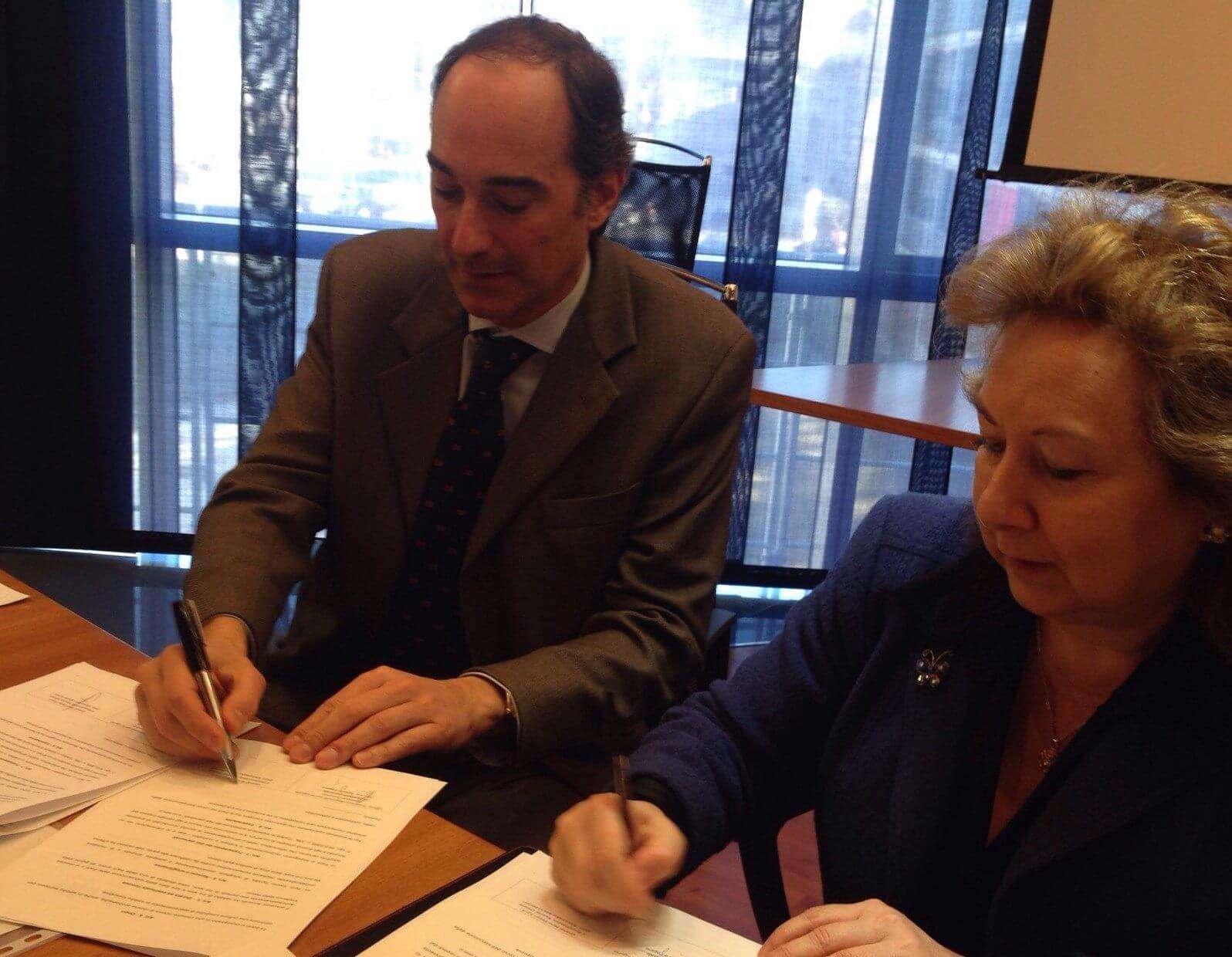 Alessandro Ferrari e Rosaria Pagano firmano accordo