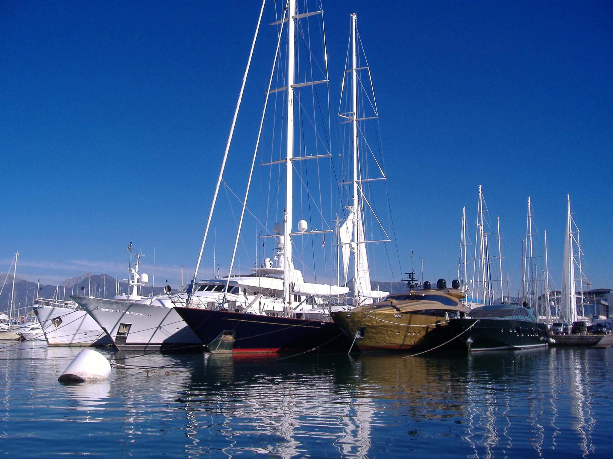 Superyacht  – Viareggio docks