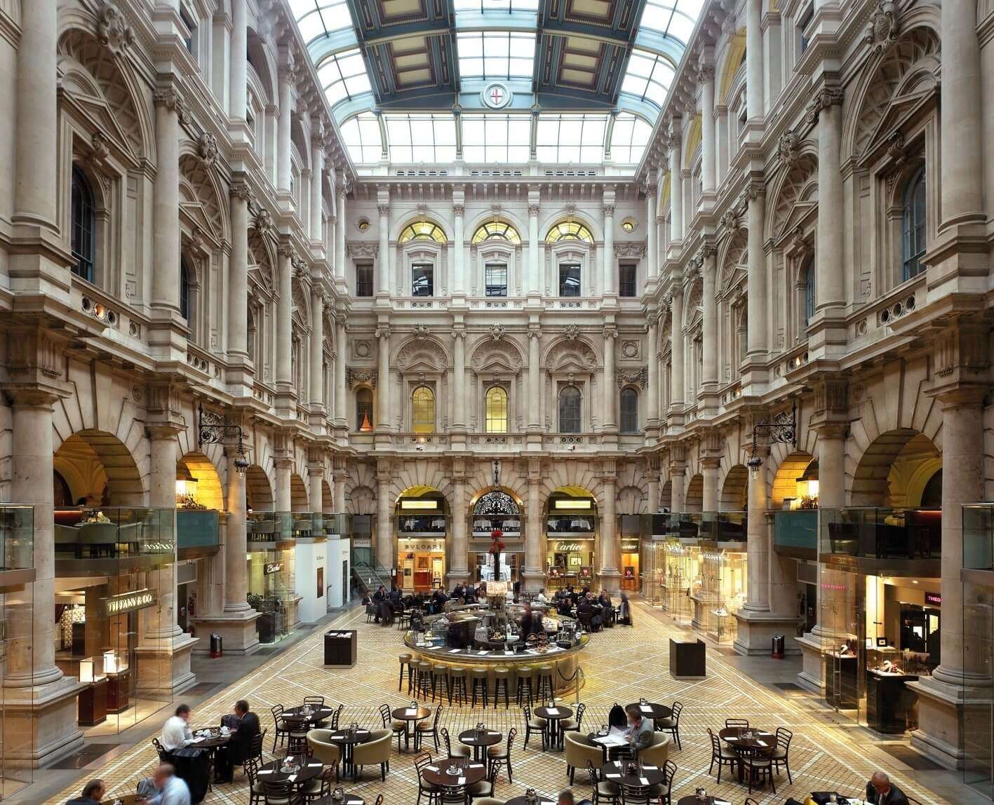 CITY OF LONDON 2010 ROYAL EXCHANGE COURTYARD