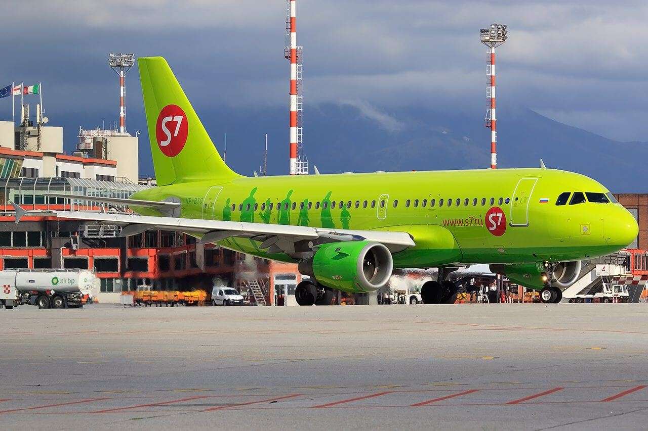 Aereo S7 al Cristoforo Colombo