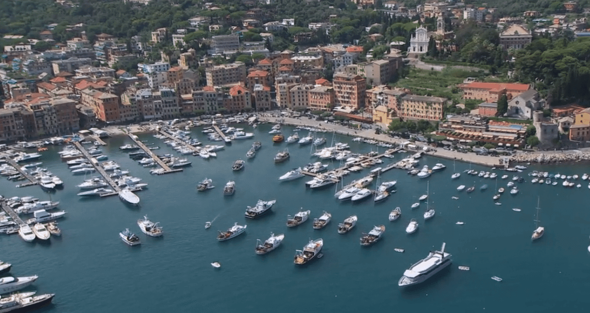 Panorama costa ligure, porticciolo, marina
