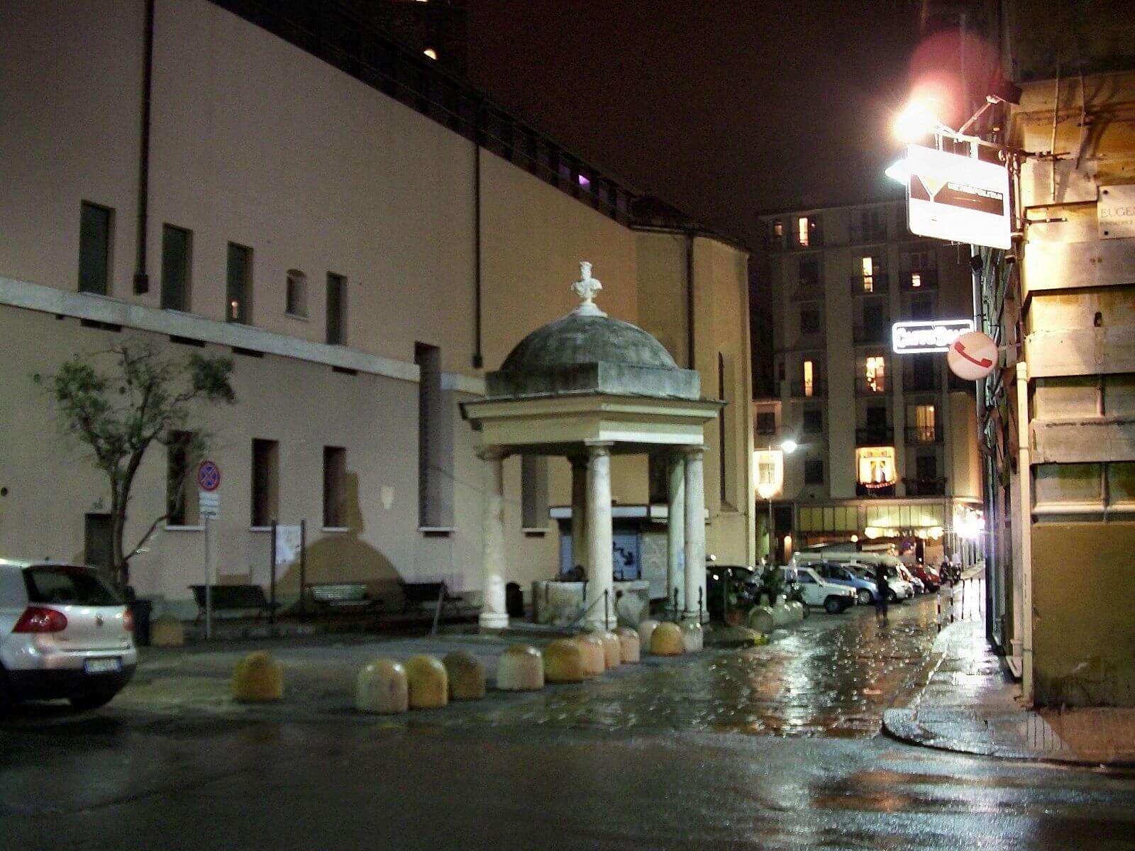 Piazza_Sarzano_Genova_centro storico