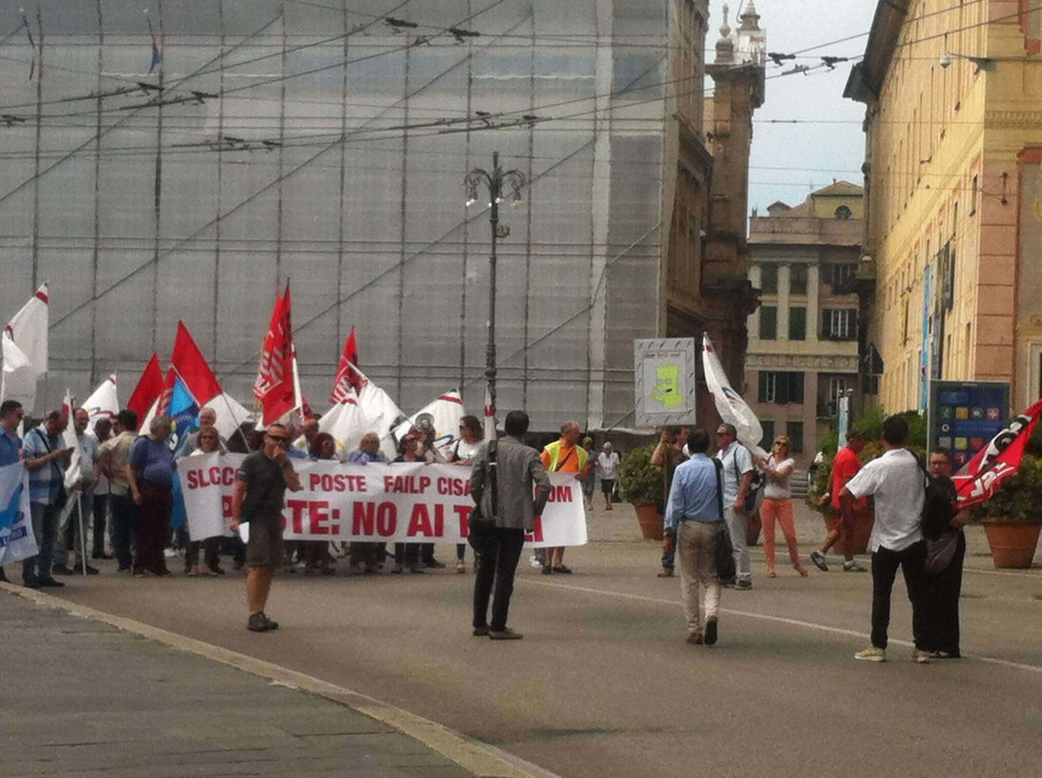 sciopero poste, manifestazione, corteo