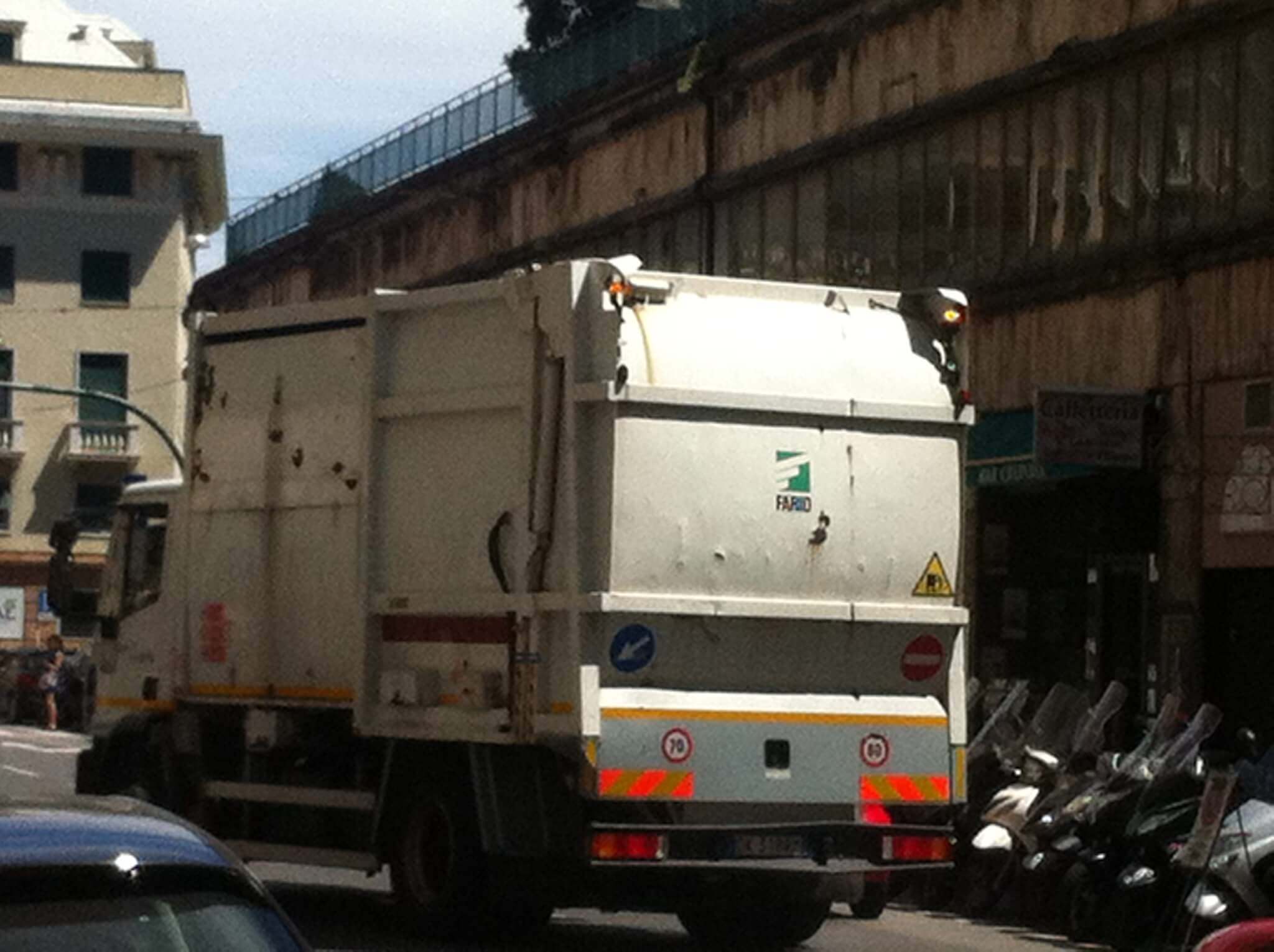Camion della spazzatura, rifiuti