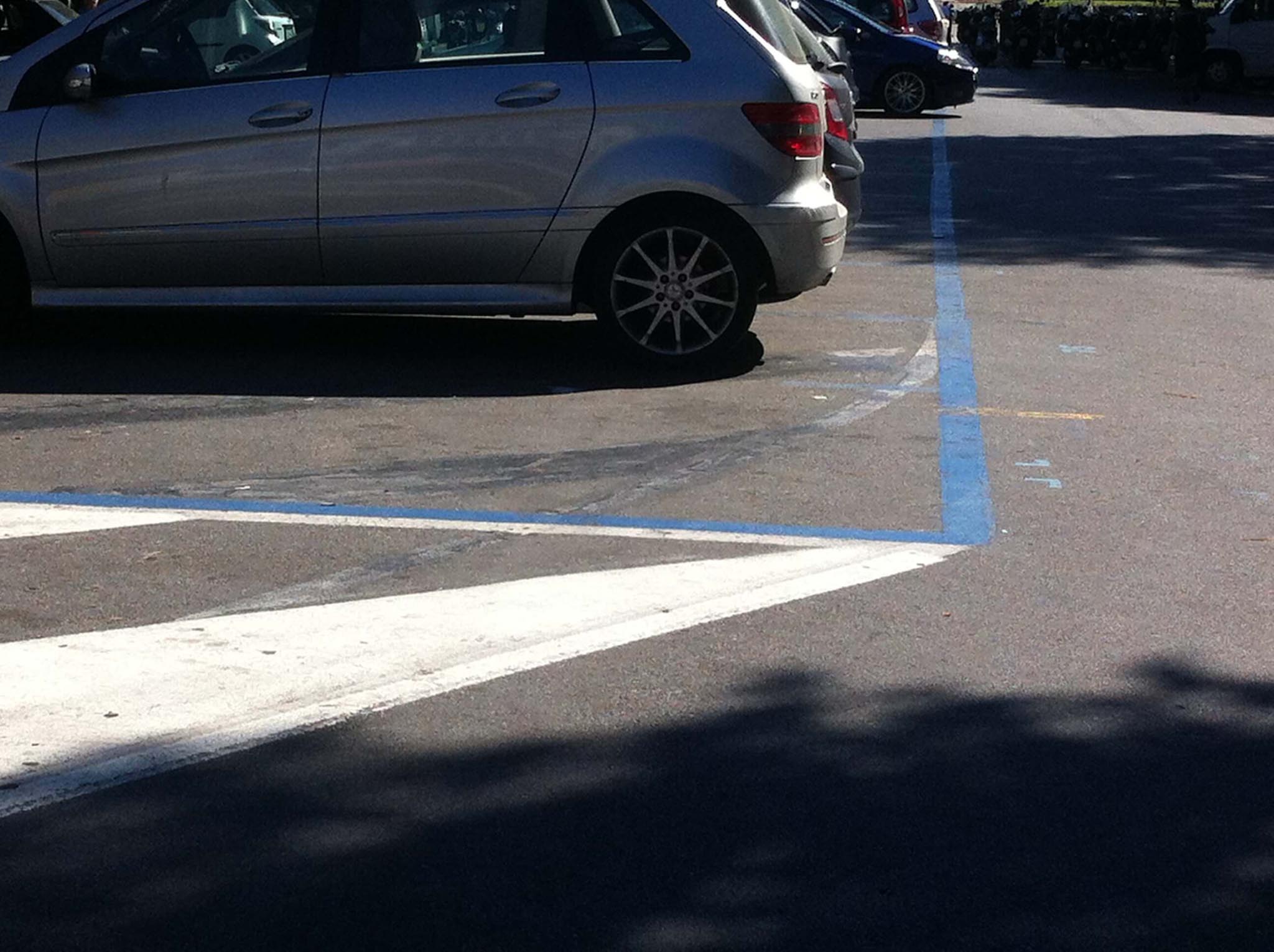 parcheggio strisce blu area