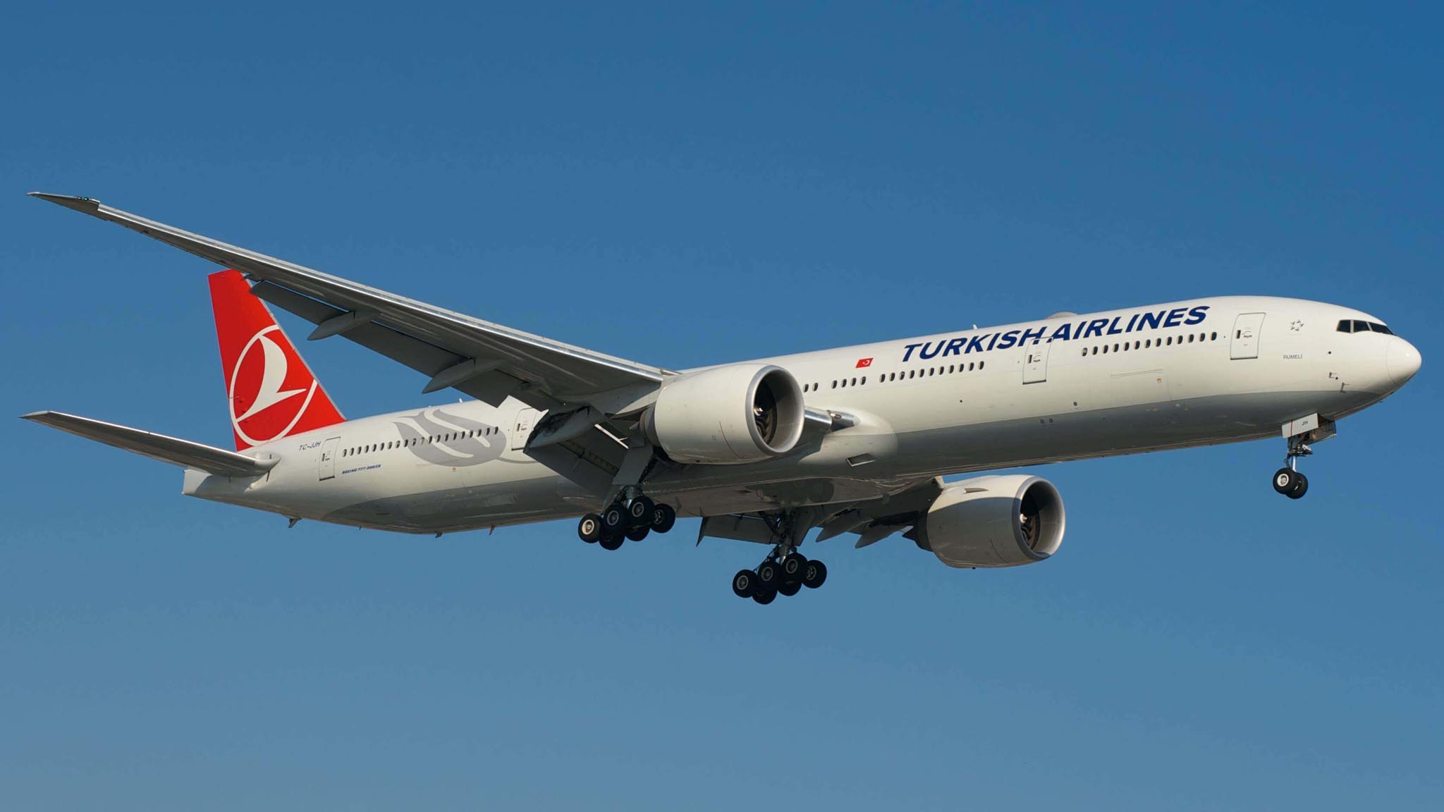 “Rumeli” on short final, Toronto Pearson