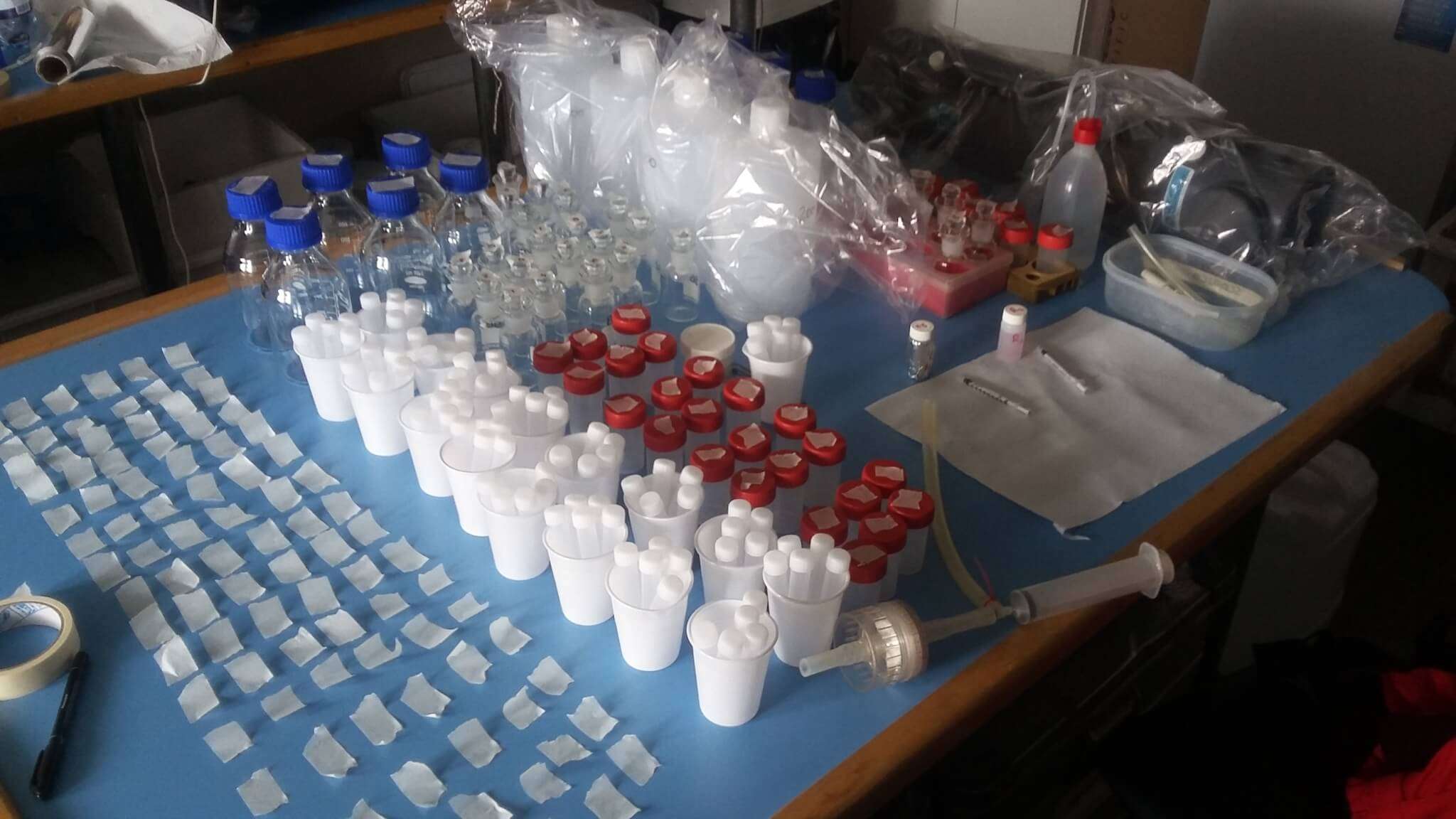 Tavolo strumenti analisi missione Antartide