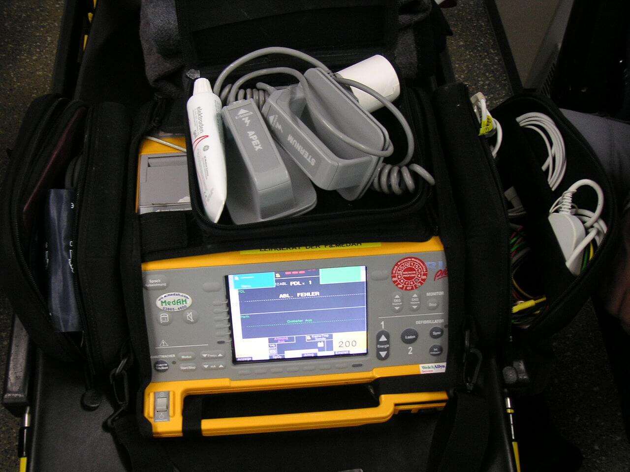 defribillatore 1