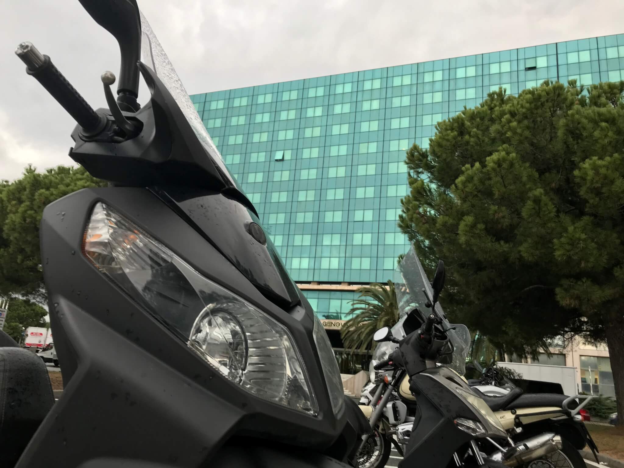 Parcheggio moto gratuito (6)