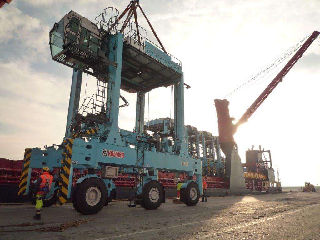 APM Terminal_le nuove gru a cavaliere