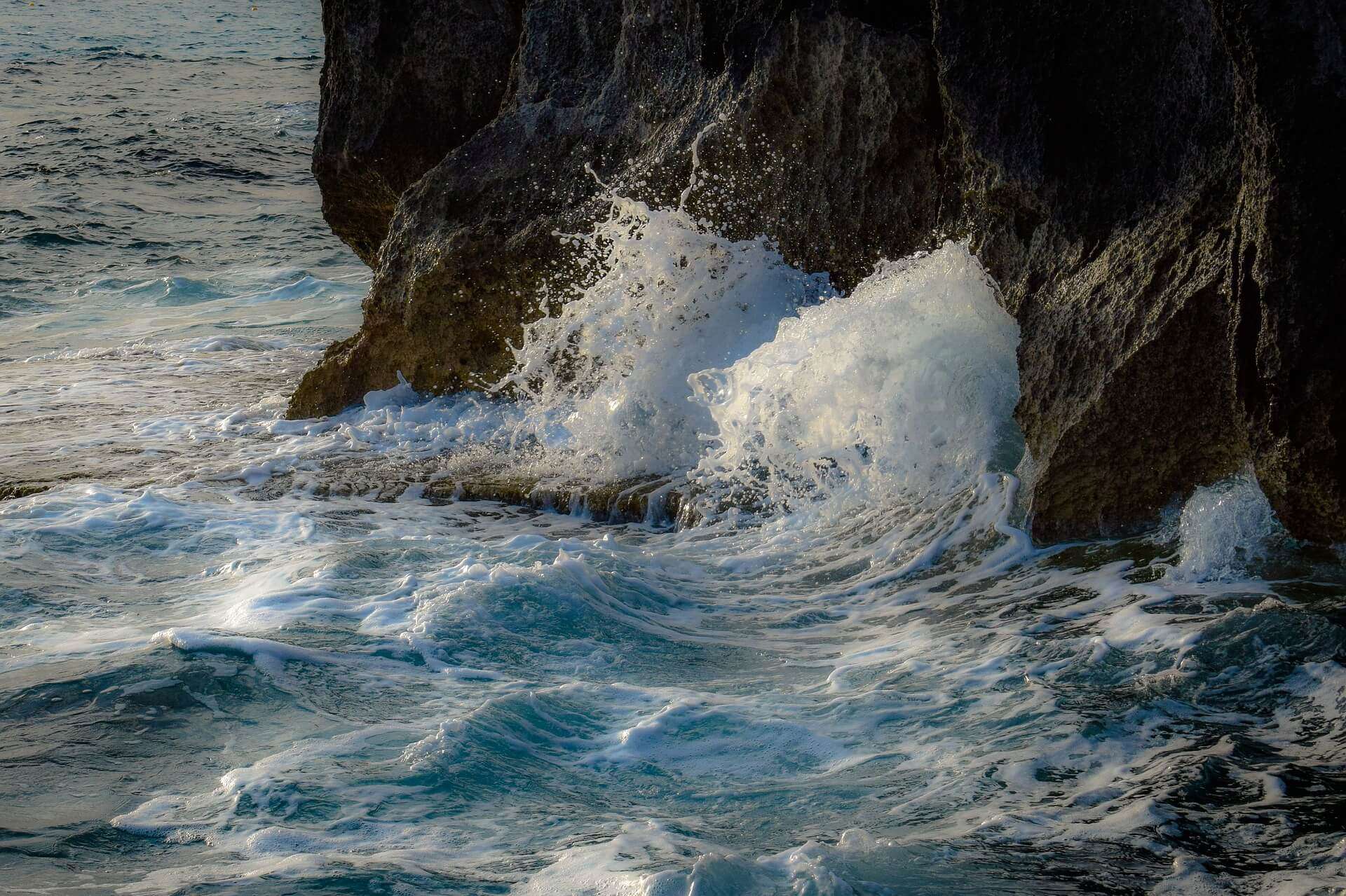 mare mareggiata onde