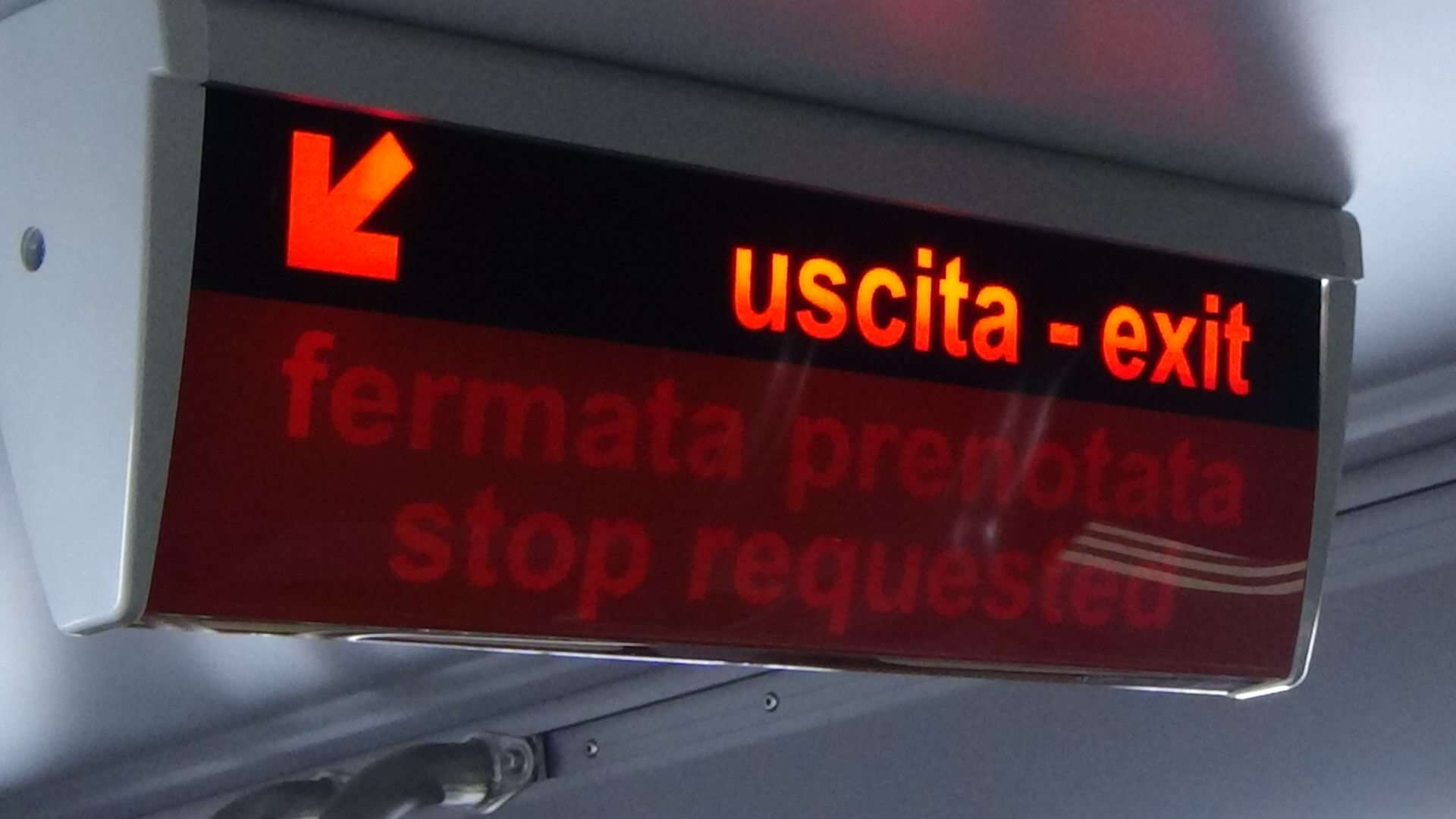 Autobus, uscita, fermata prenotata