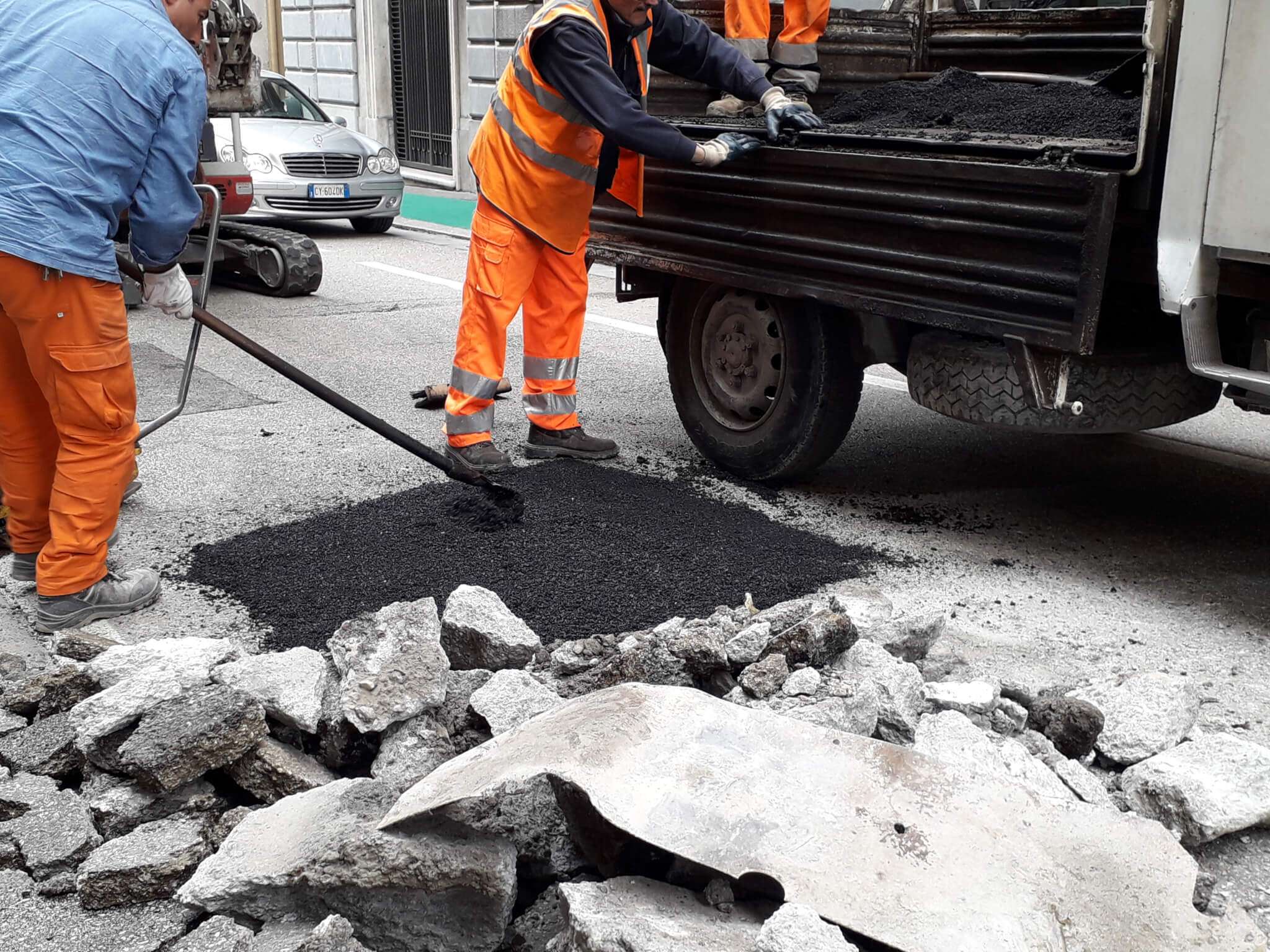 lavori cantiere strada iren intervento