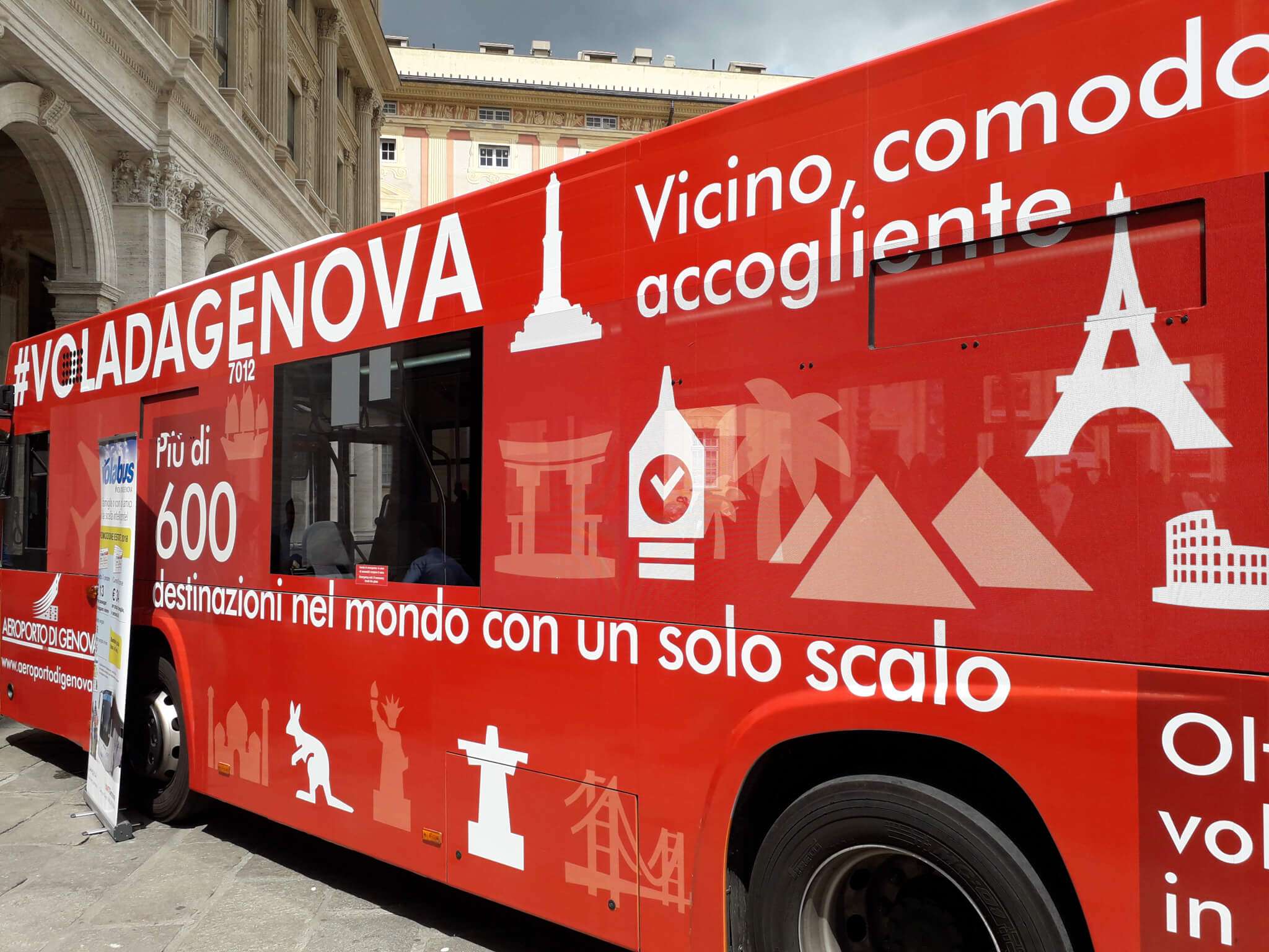 bus amt sponsorizzato da aeroporto