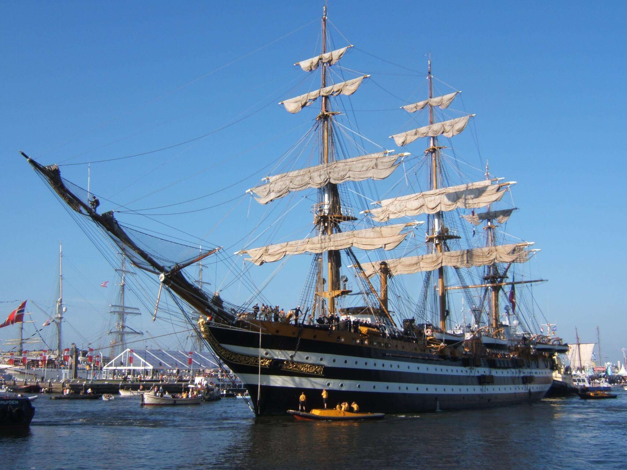 Amerigo Vespucci nave scuola