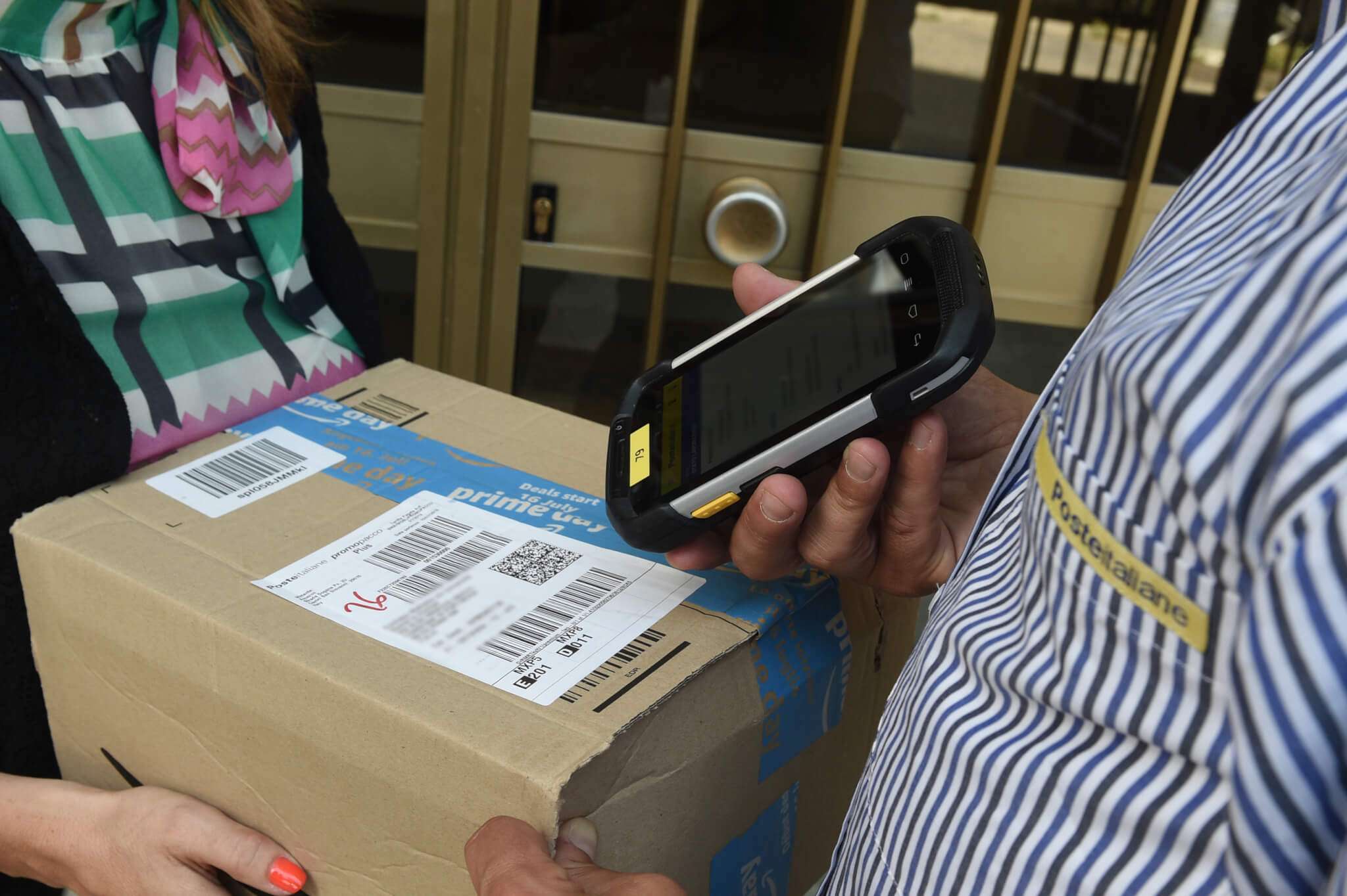 consegna pacco, e-commerce