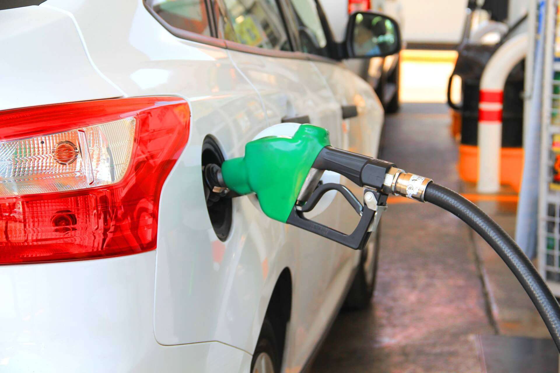 benzina distributore carburante pompa