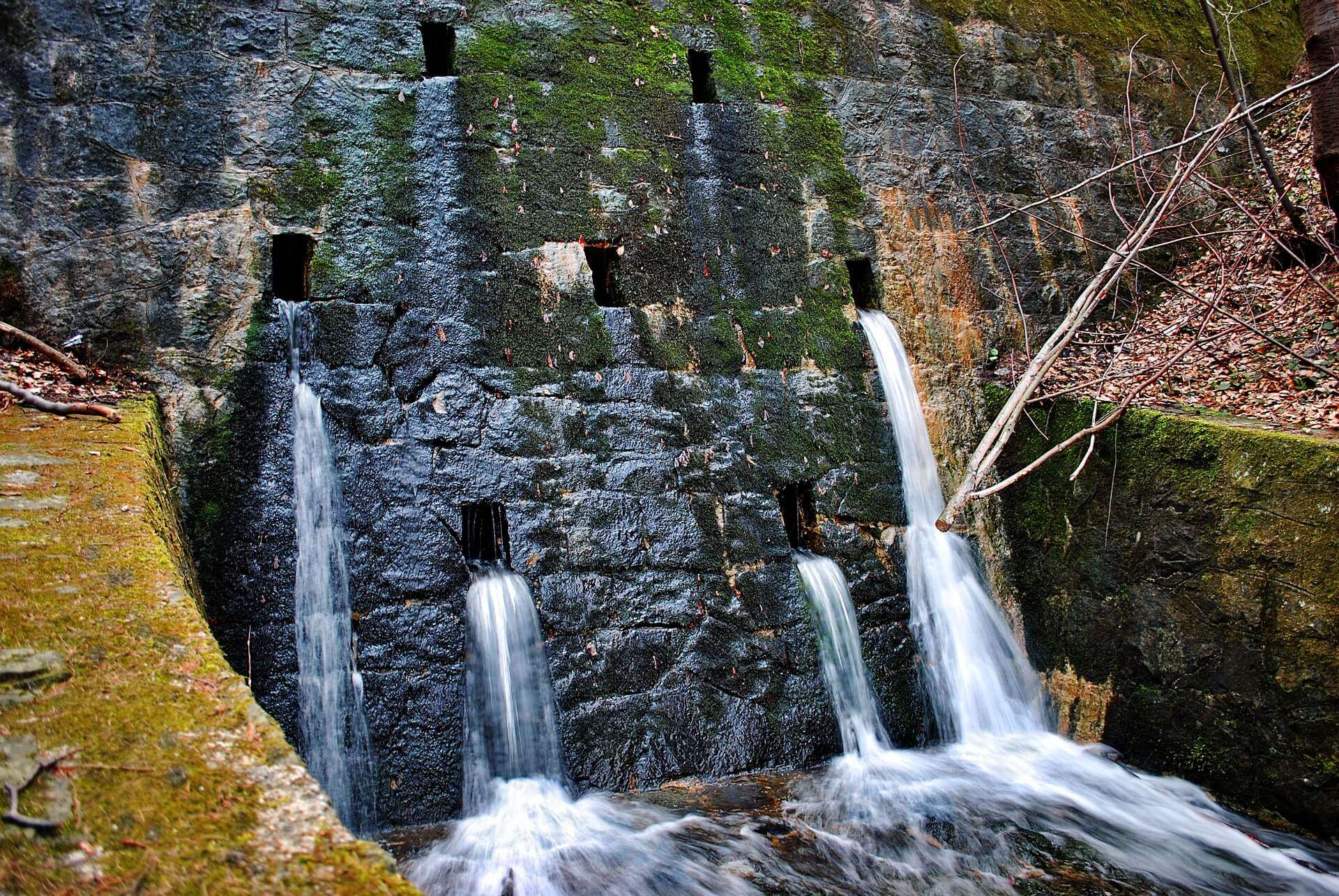 sorgente, ruscello sotterraneo, acqua