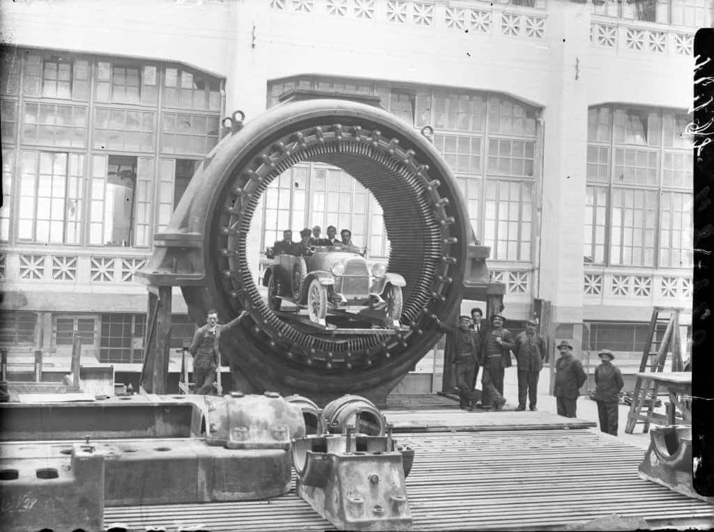 Statore per alternatore trifase da 22000 KW prodotto nello Stabilimento Elettrotecnico Ansaldo di Cornigliano Ligure, 1920