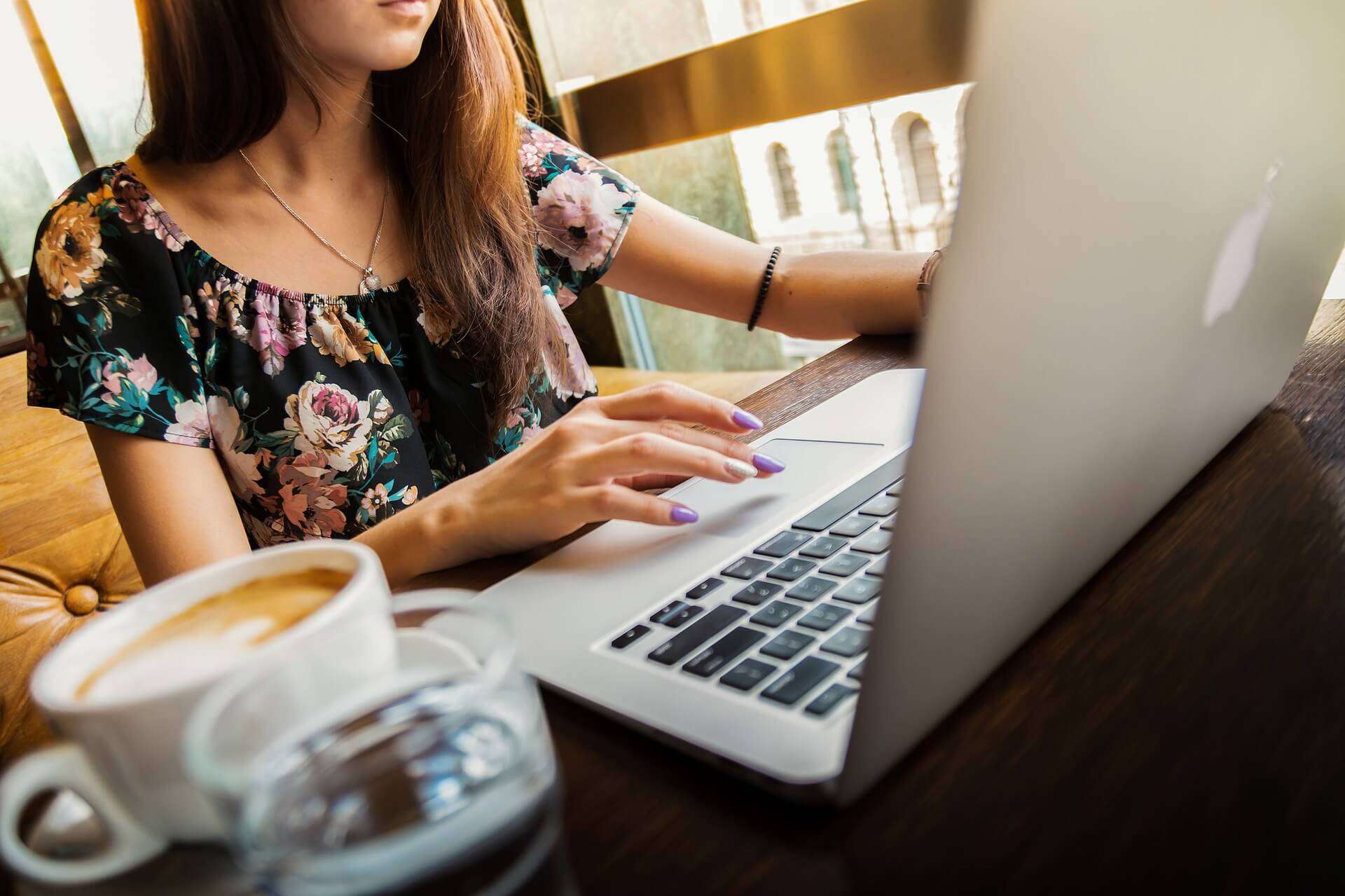lavoro agile, smartworking, computer portatile