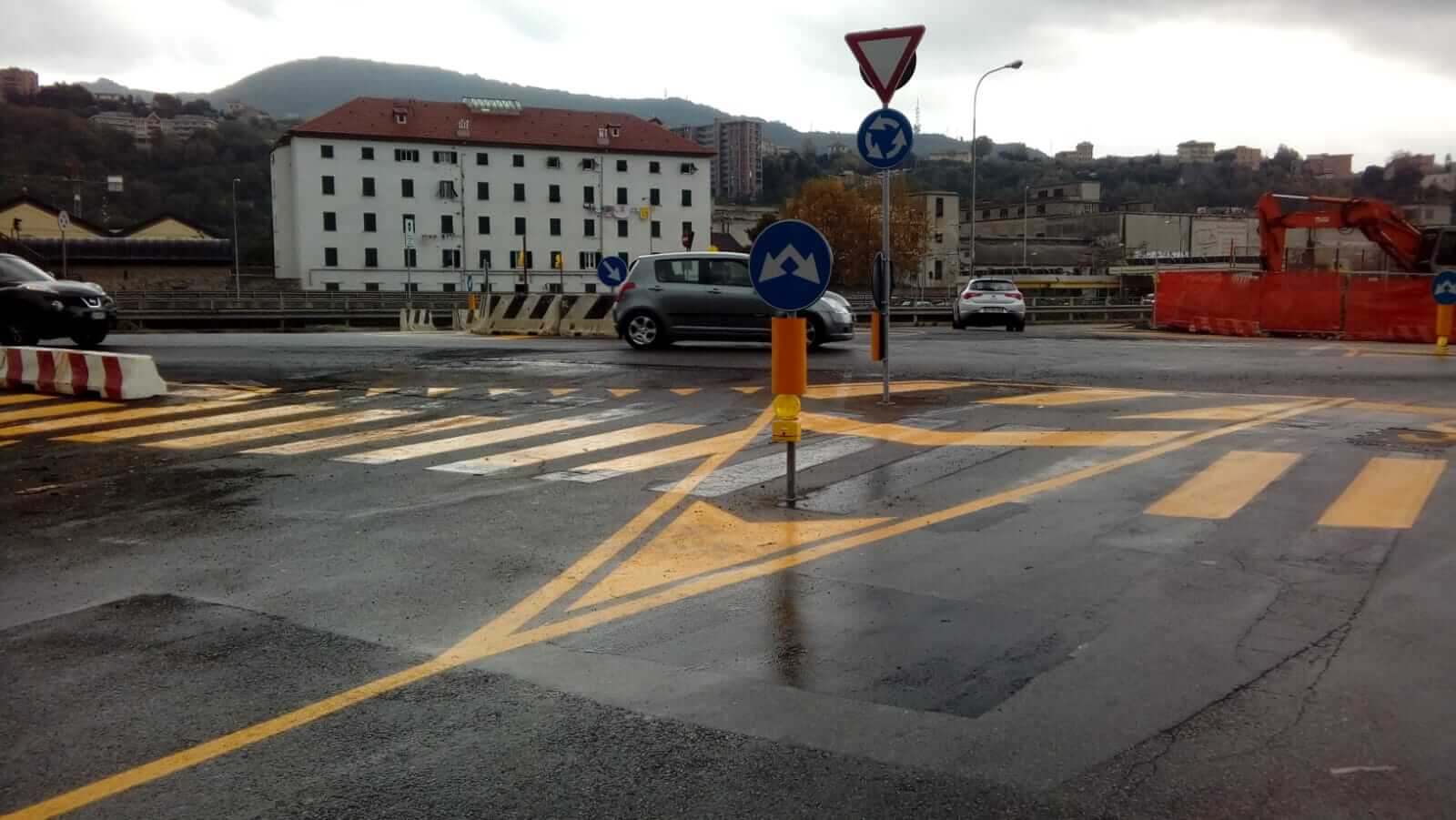 rotonda via 30 giugno