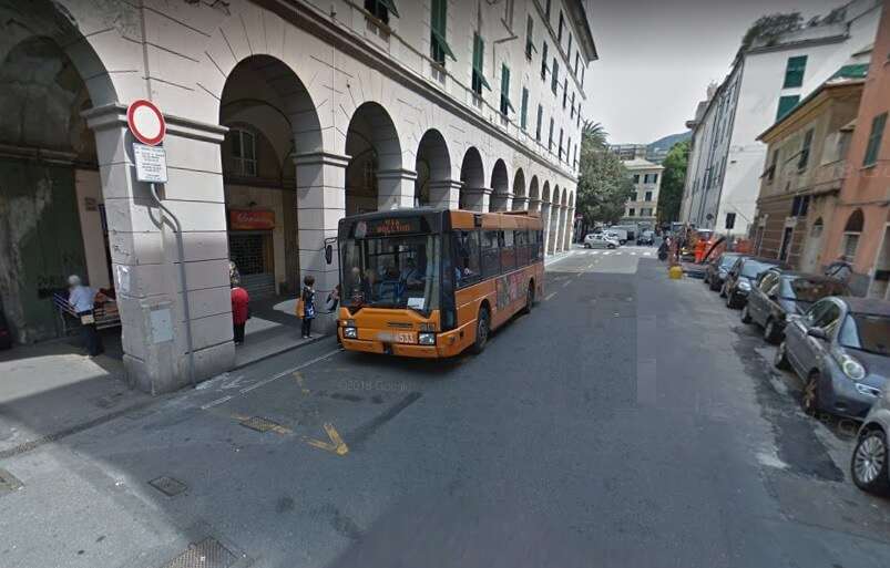 autobus via rollino sestri ponente