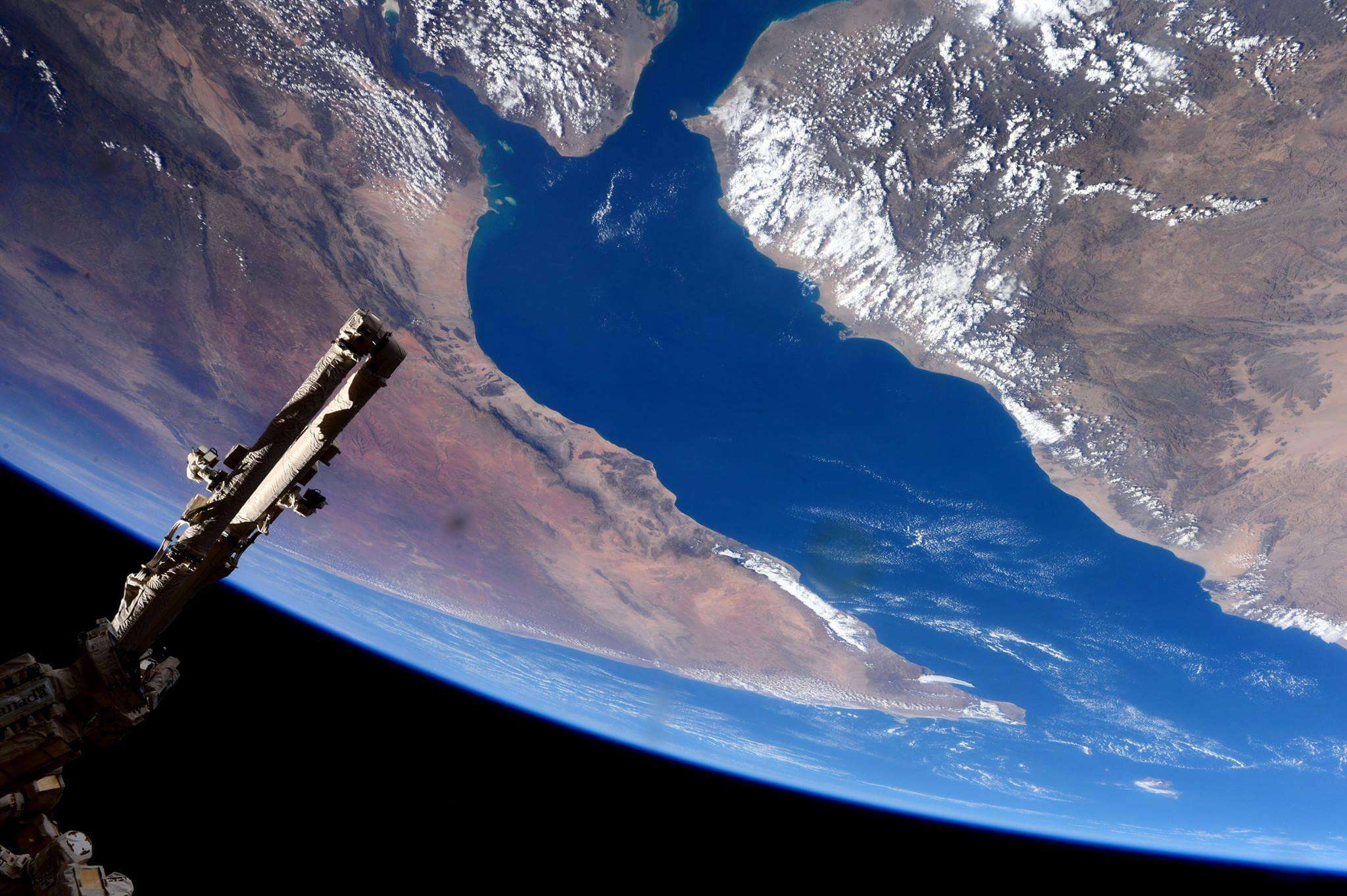 satellite terra