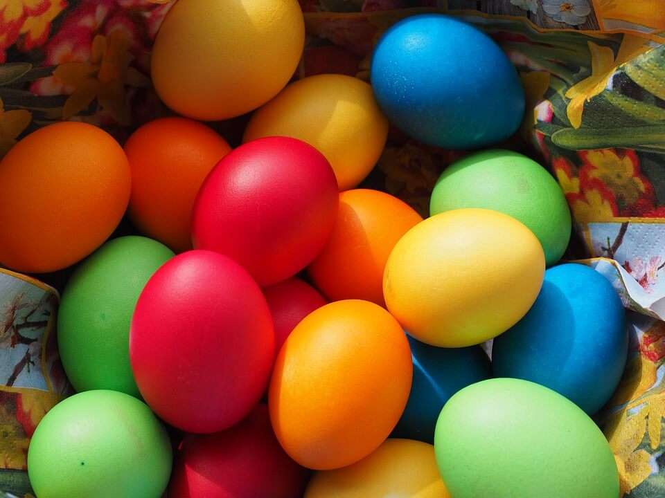 uova colorate