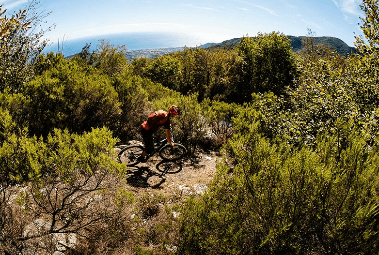 mountain bike, turismo sportivo