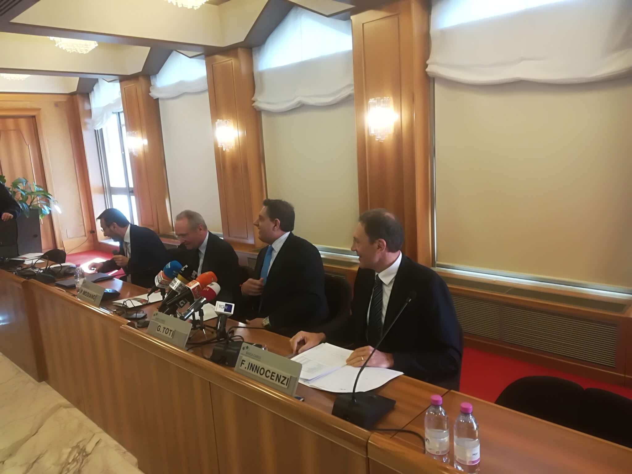 Carige toti innocenzi modiano