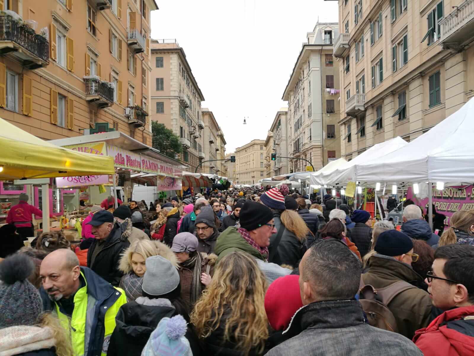 mercato, bancarelle