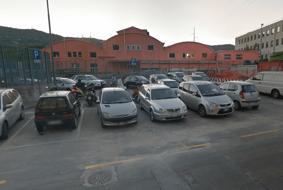 via Ferri, parcheggio