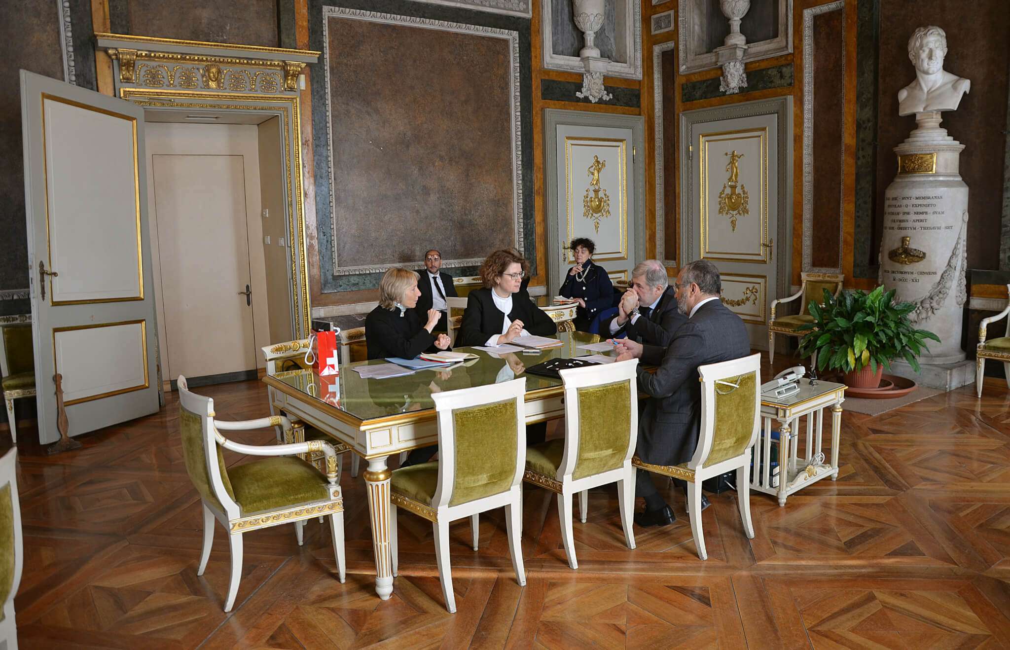 incontro Bucci ambasciatrice Svizzera