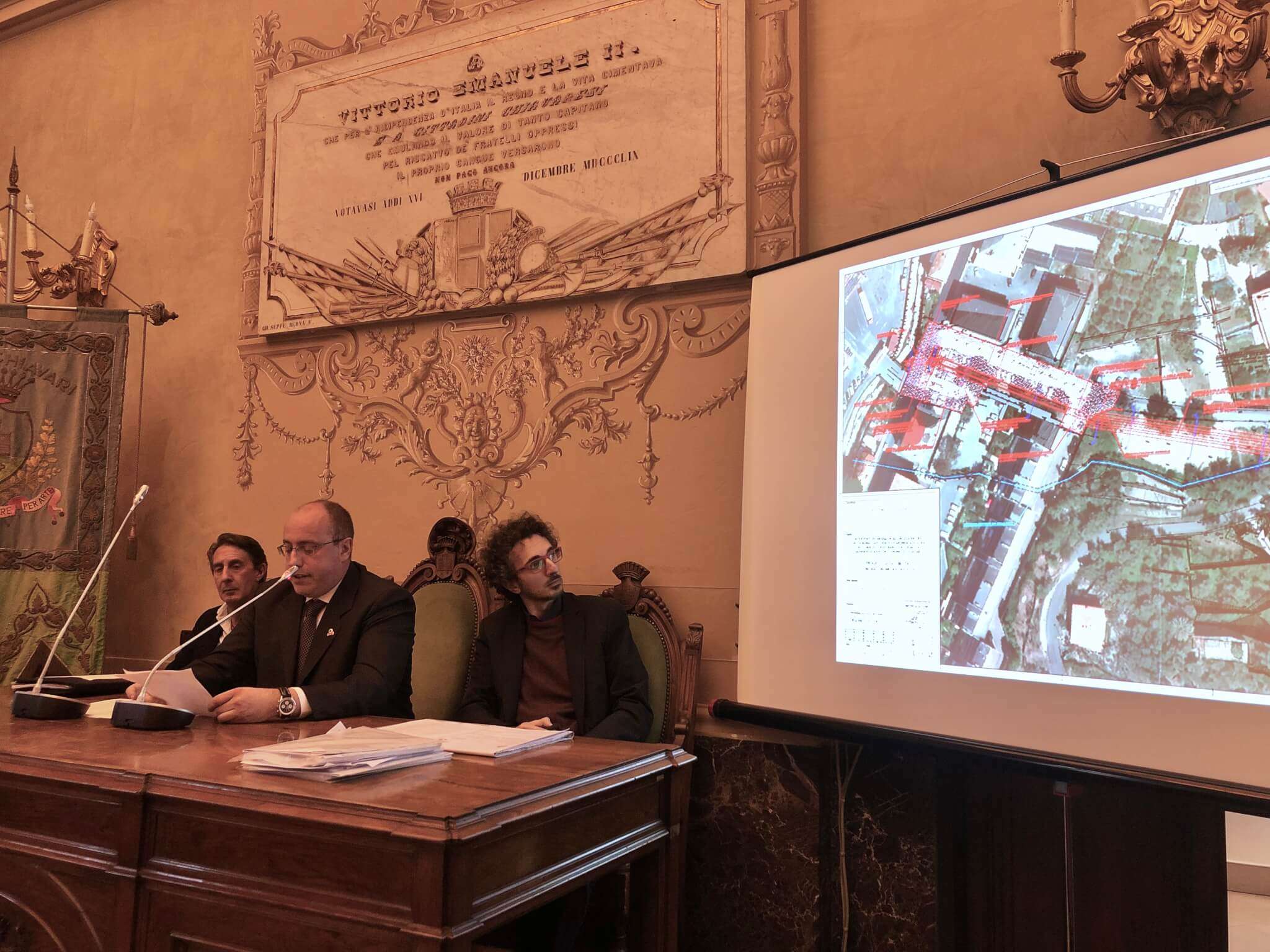 foto conferenza su rupinaro