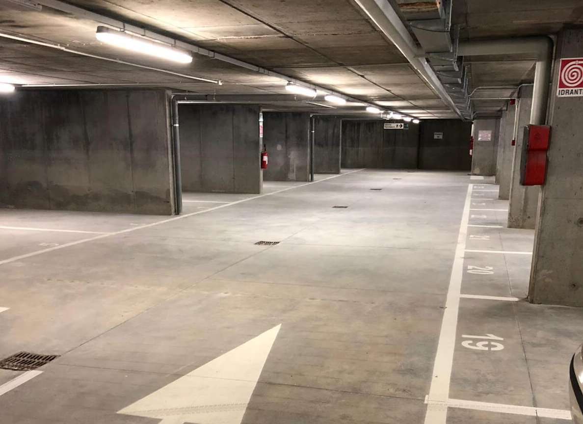 parcheggio via somma