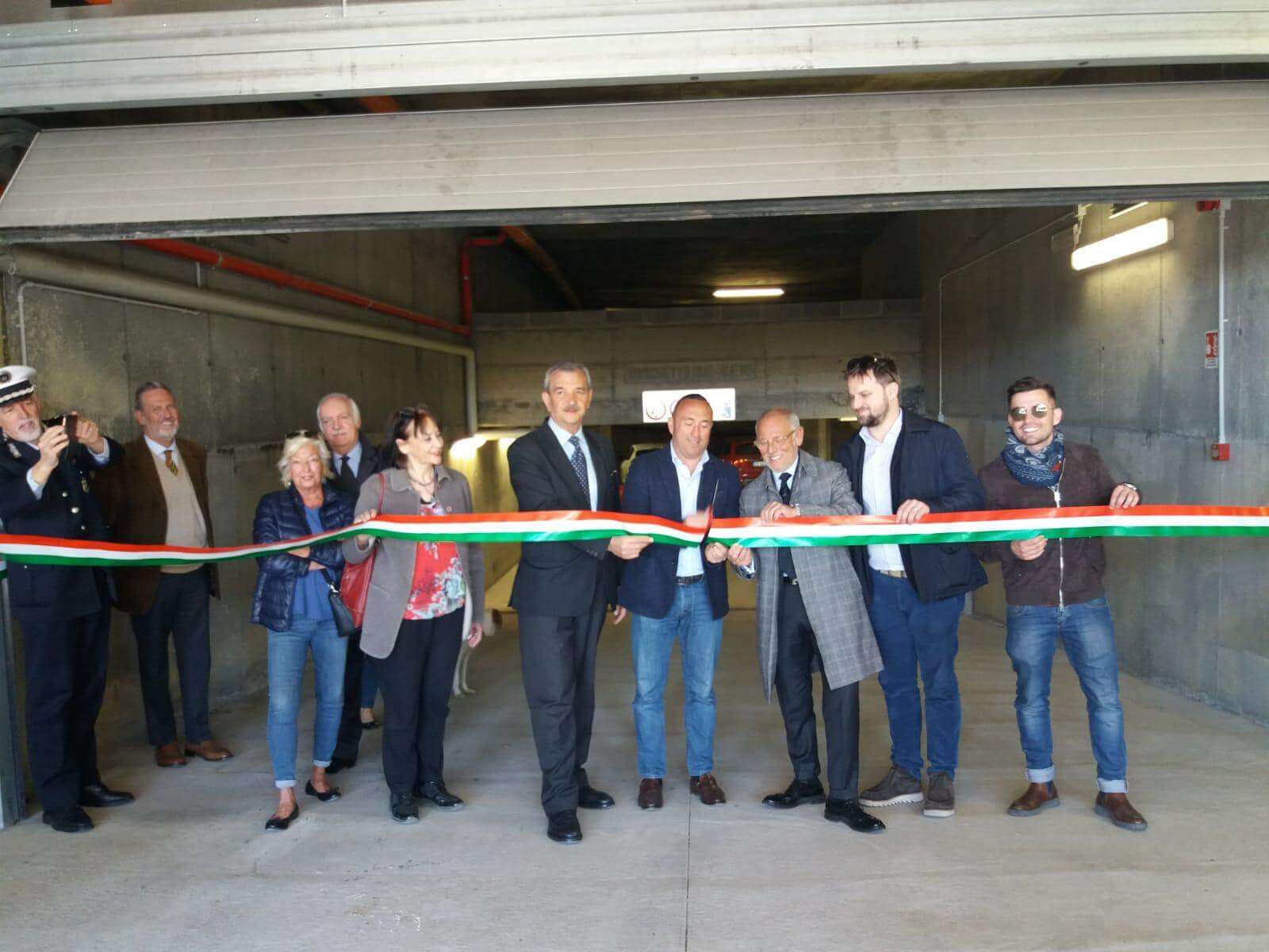 inaugurazione parcheggio via somma