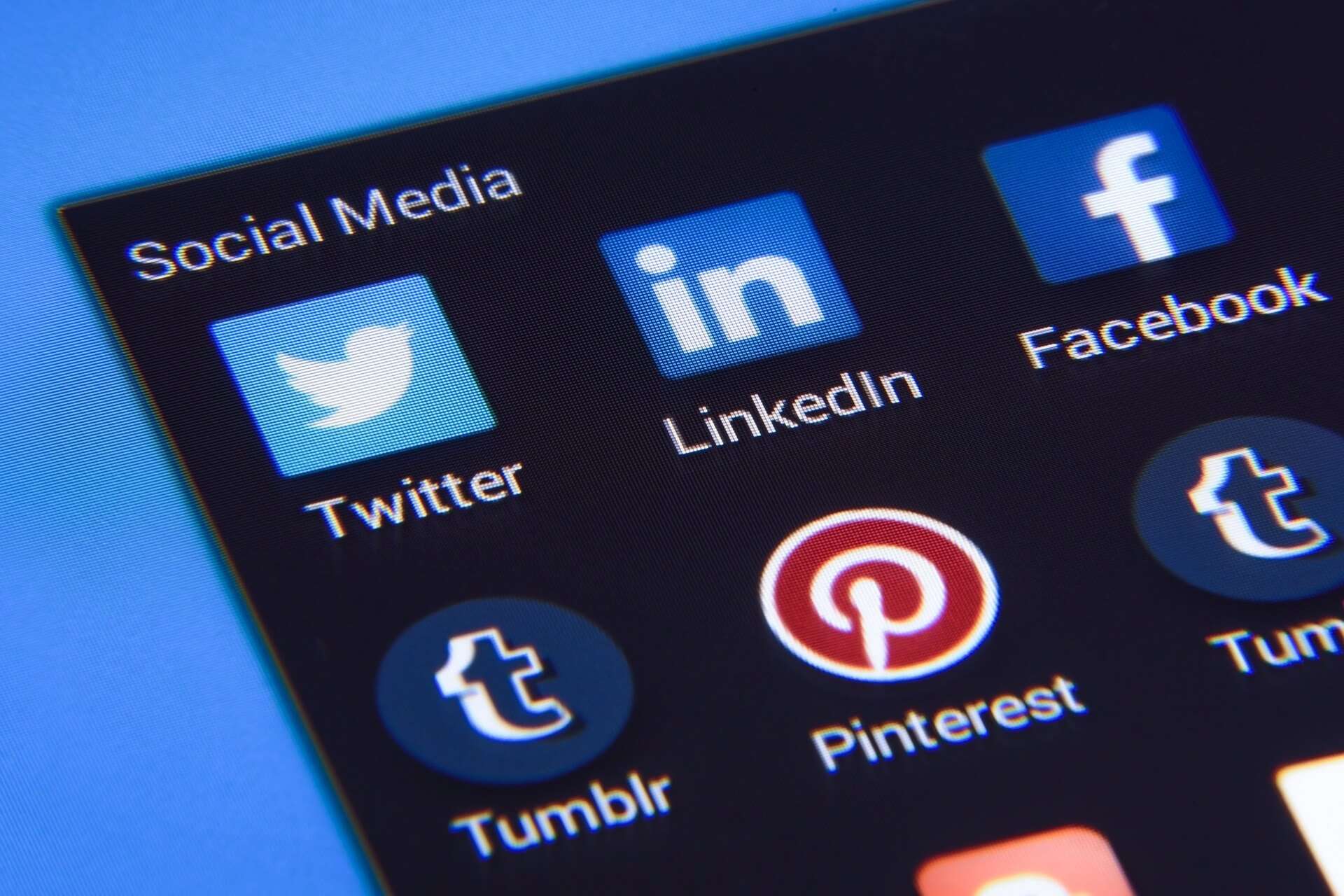 twitter linkedin facebook