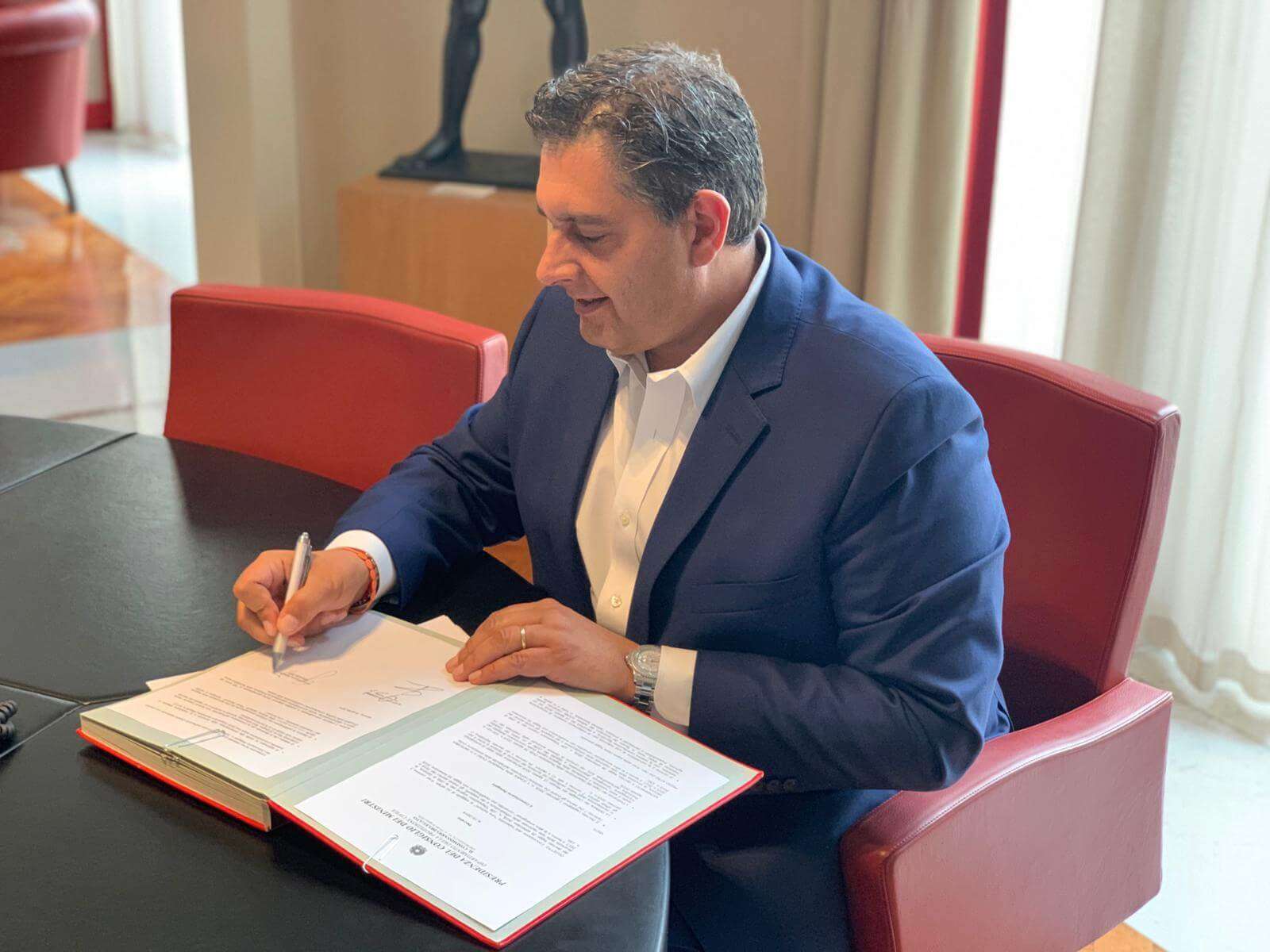 toti firma decreto una tantum