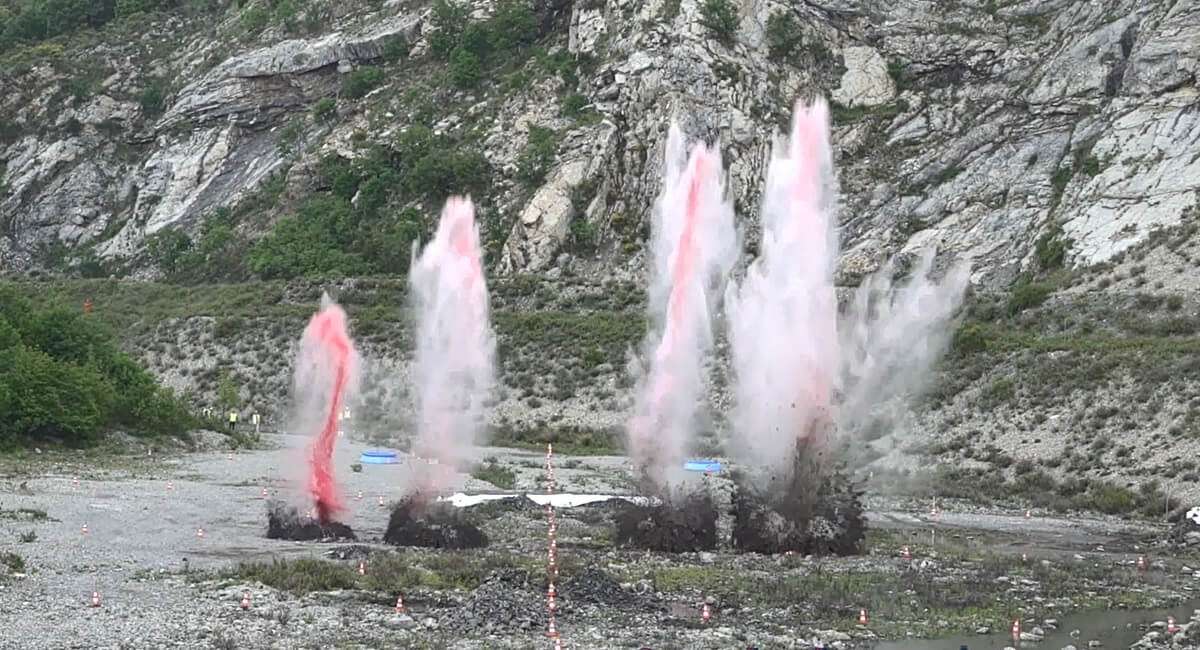 prove esplosioni cava
