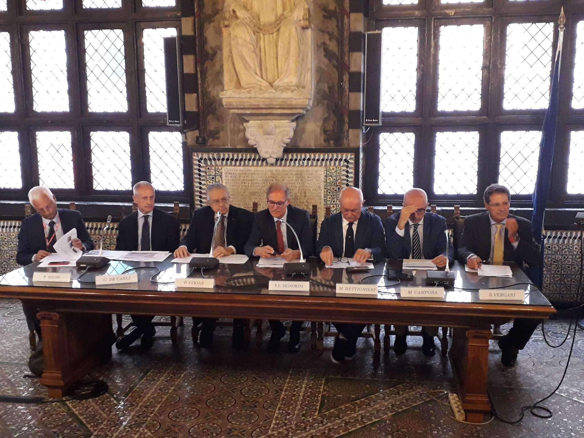 la firma dell’ampliamento per l’aeroporto