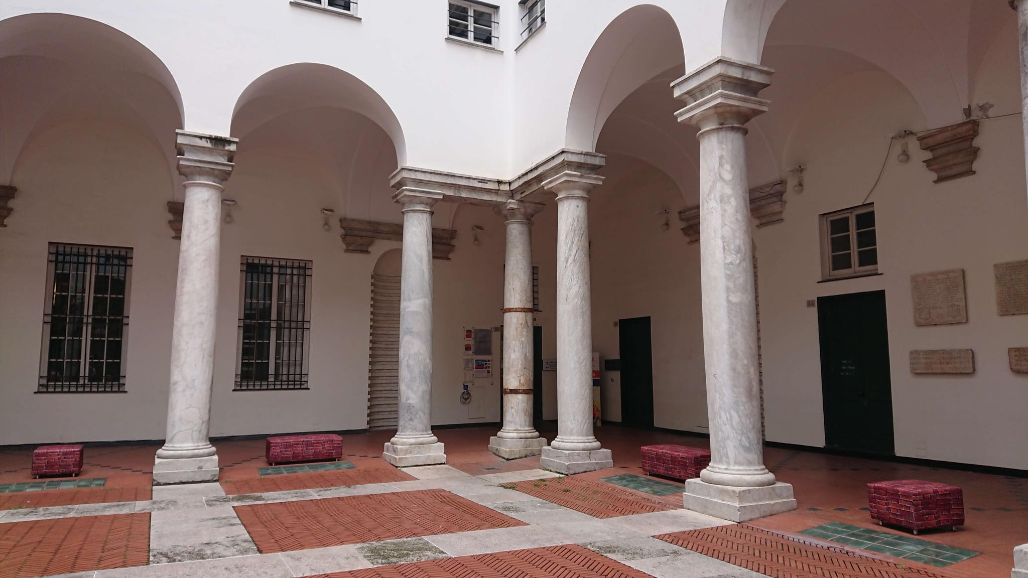 palazzo ducale poltroncine nuove