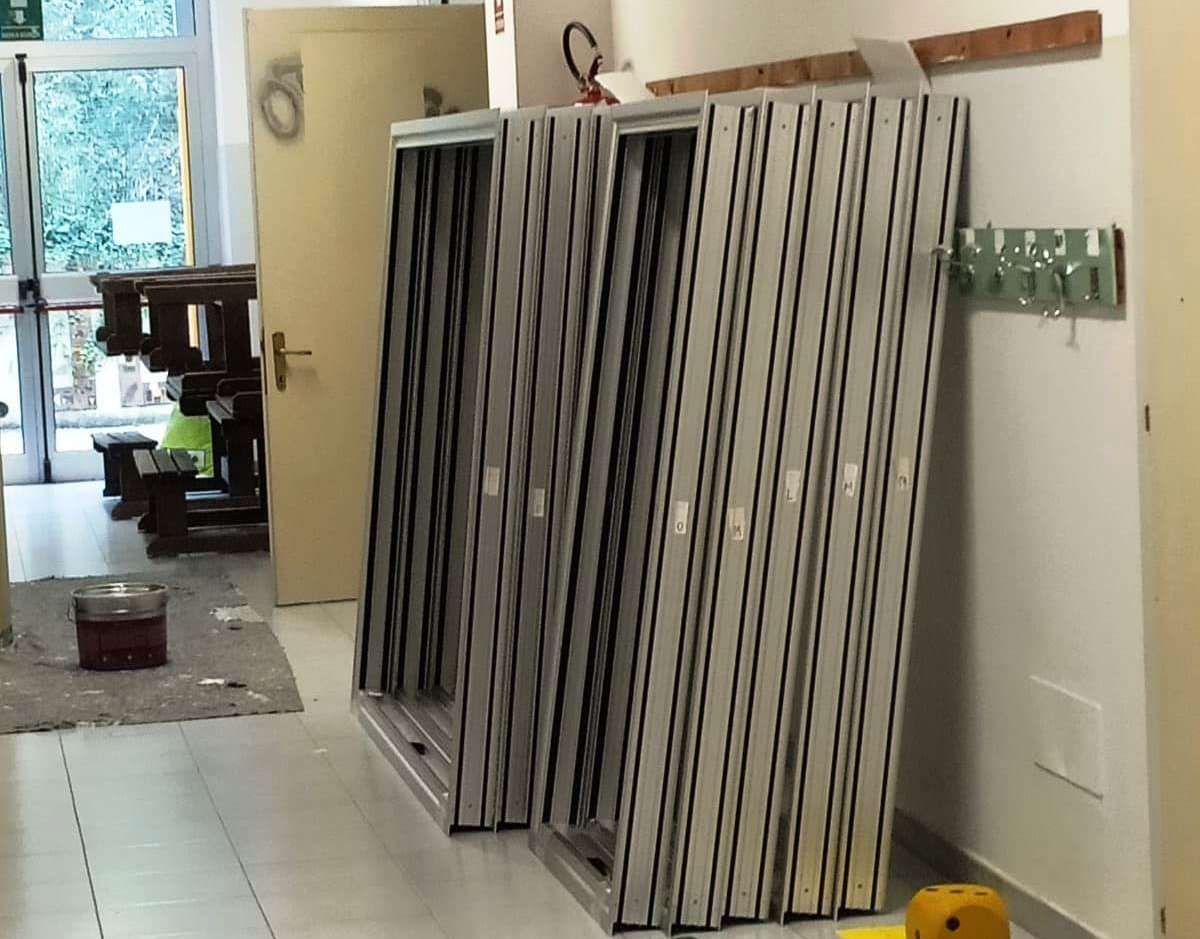 Nuove finestre scuola