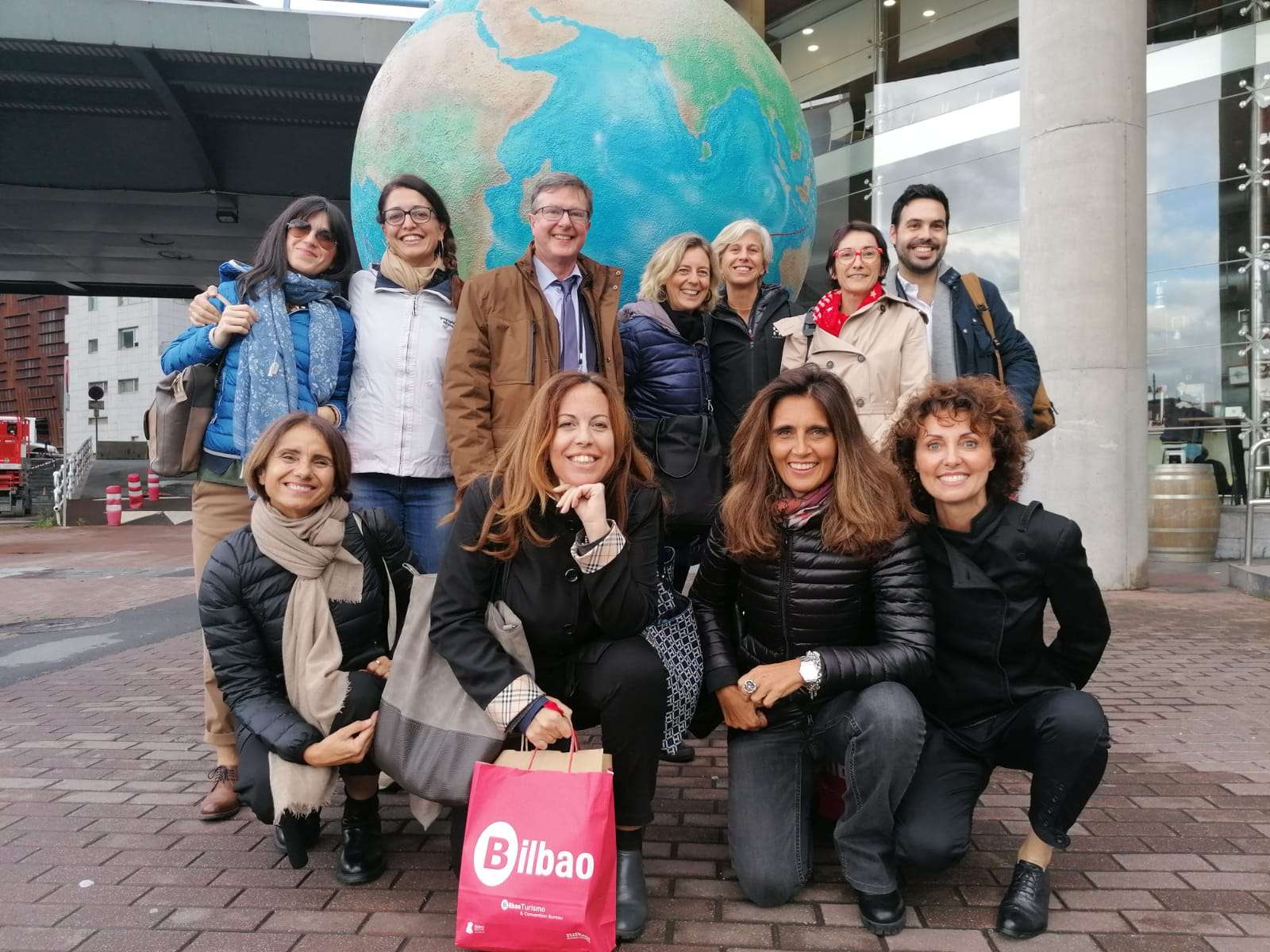 Foto AIVP BILBAO delegati italiani con struttura AIVP