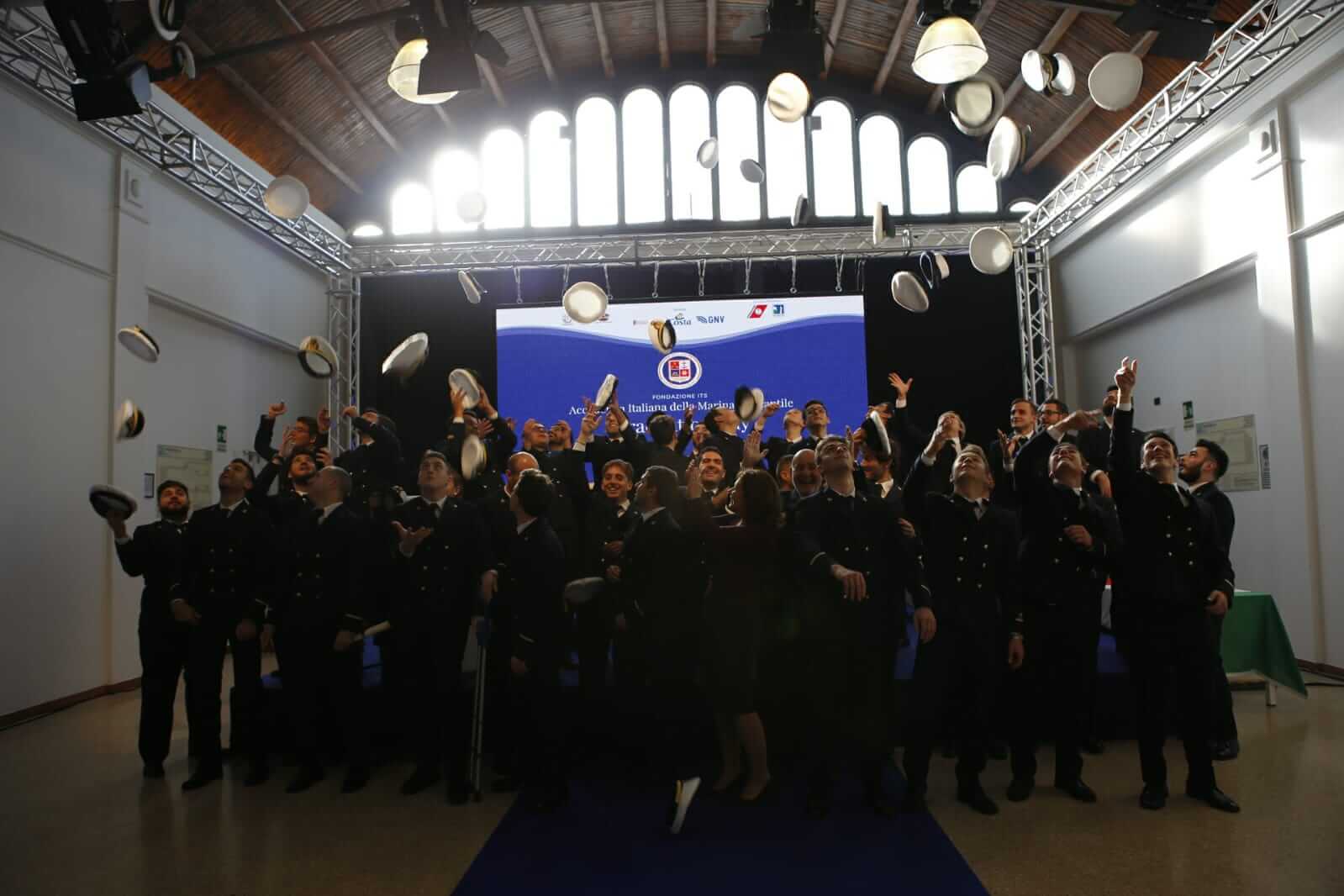 graduati accademia della marina mercantile