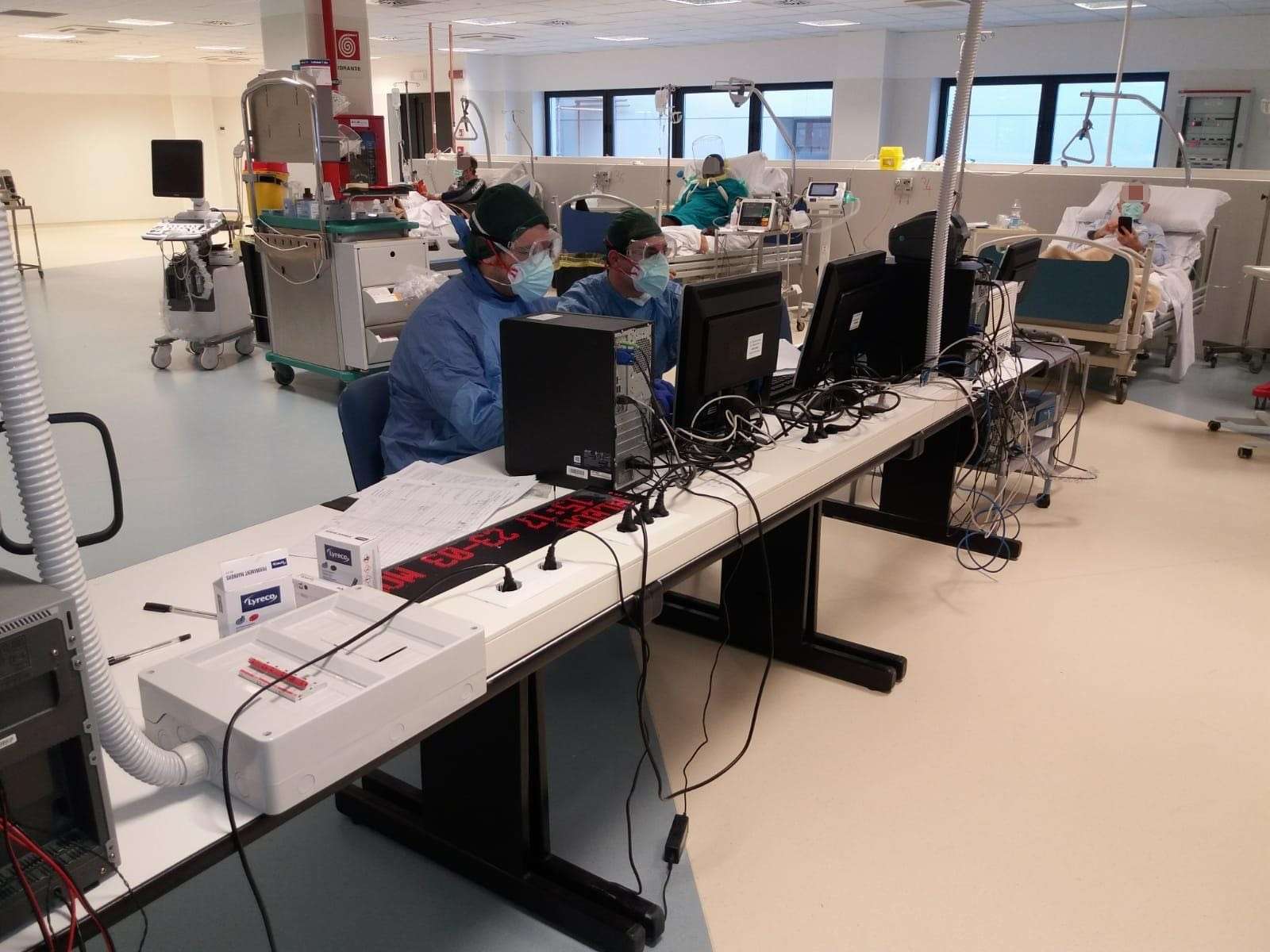 5° piano laboratorio 1 ospedale san martino coronavirus