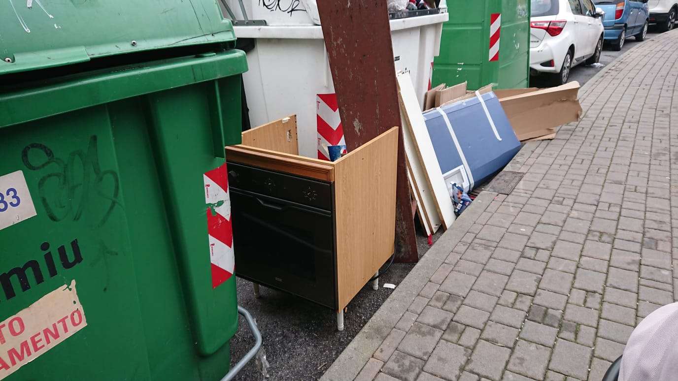rifiuti ingombranti spazzatura raccolta differenziata