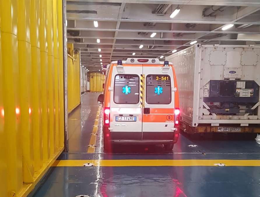 ambulanza nave gnv splendid coronavirus
